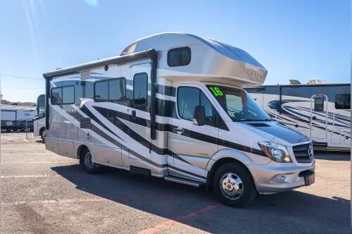 2016 Winnebago NAVION 24J in el mirage AZ