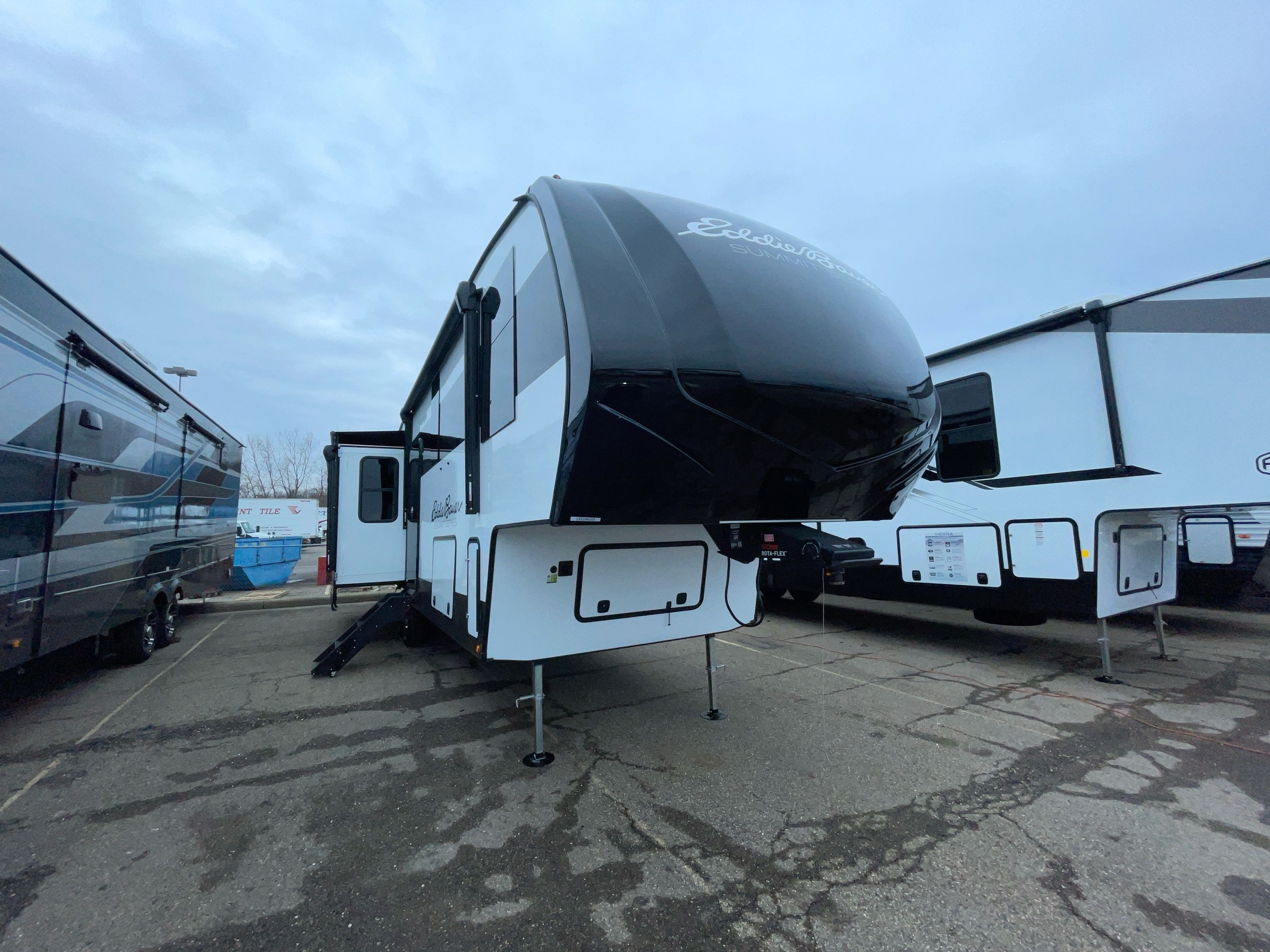 2026 Dutchmen EDDIE BAUER SUMMIT 3210RL in akron OH