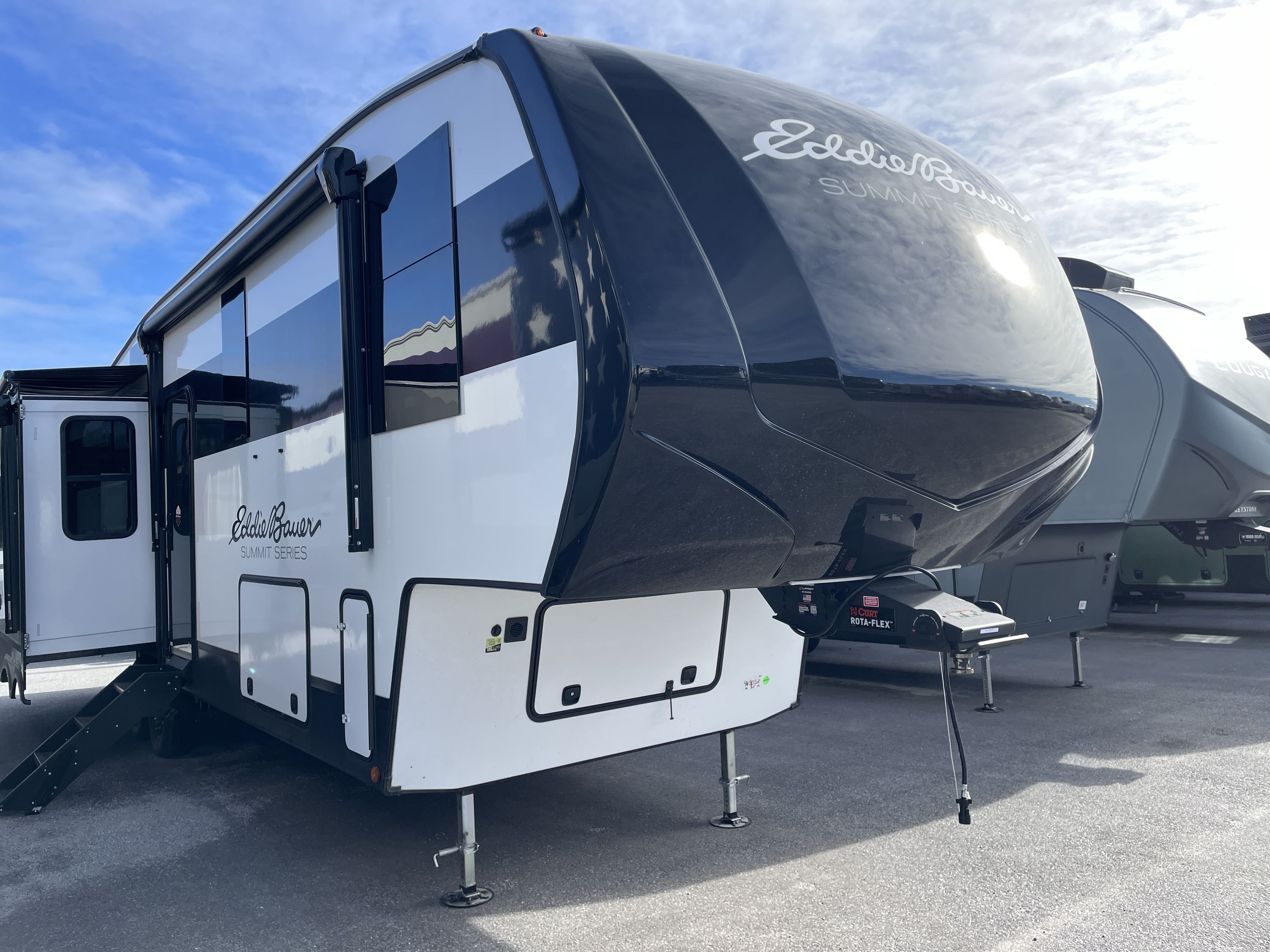 2026 Dutchmen EDDIE BAUER SUMMIT 3210RL in hendersonville NC