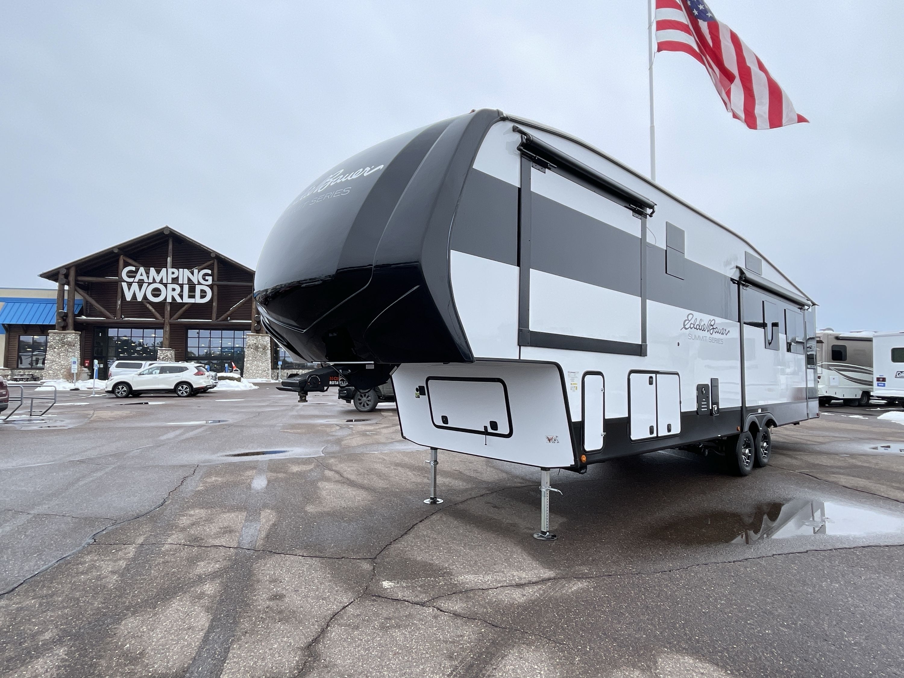 2026 Dutchmen EDDIE BAUER SUMMIT 3210RL in eau claire WI