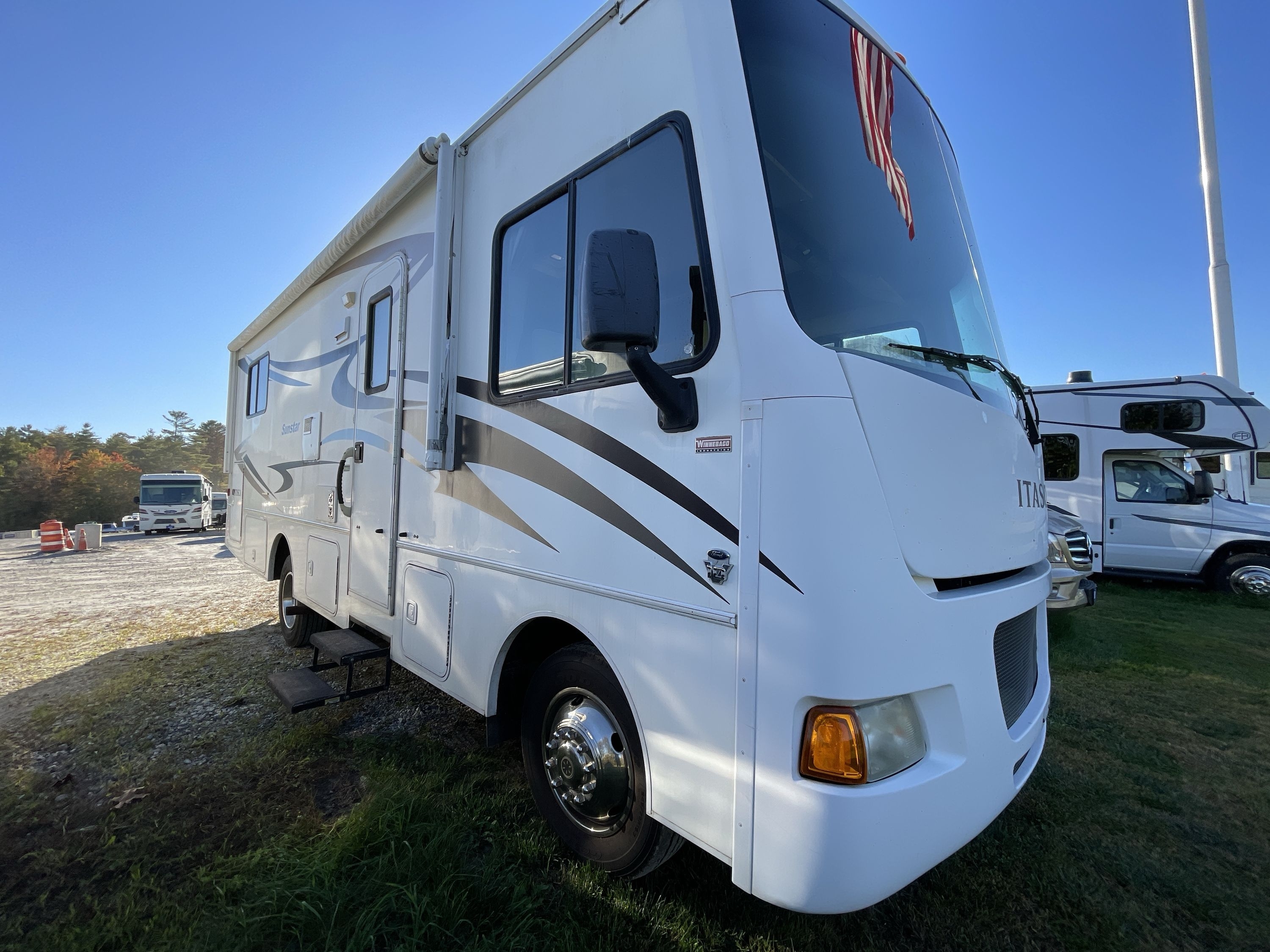 2013 Itasca SUNSTAR 26HE in windham ME