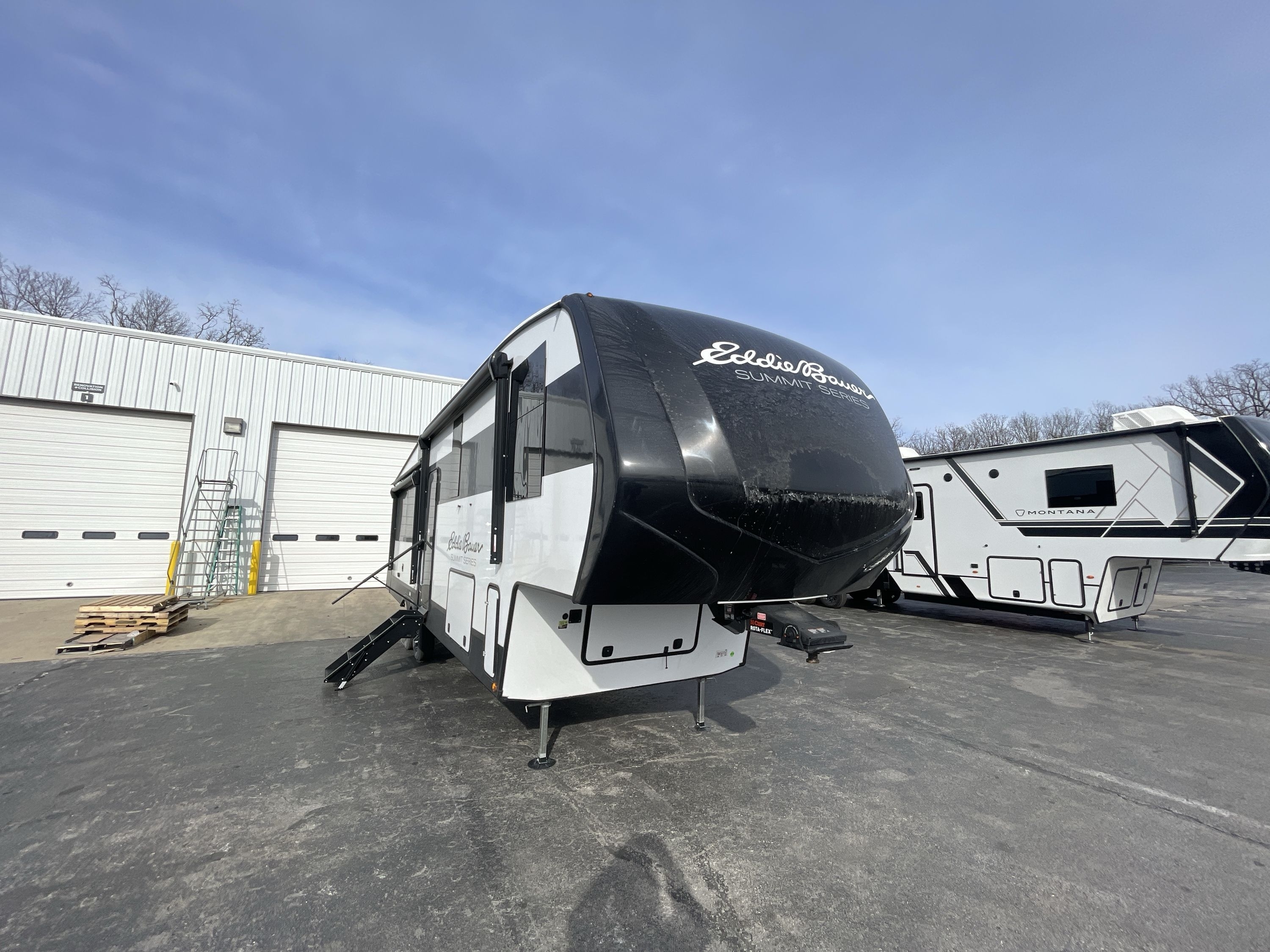 2026 Dutchmen EDDIE BAUER SUMMIT 3210RL in strafford MO