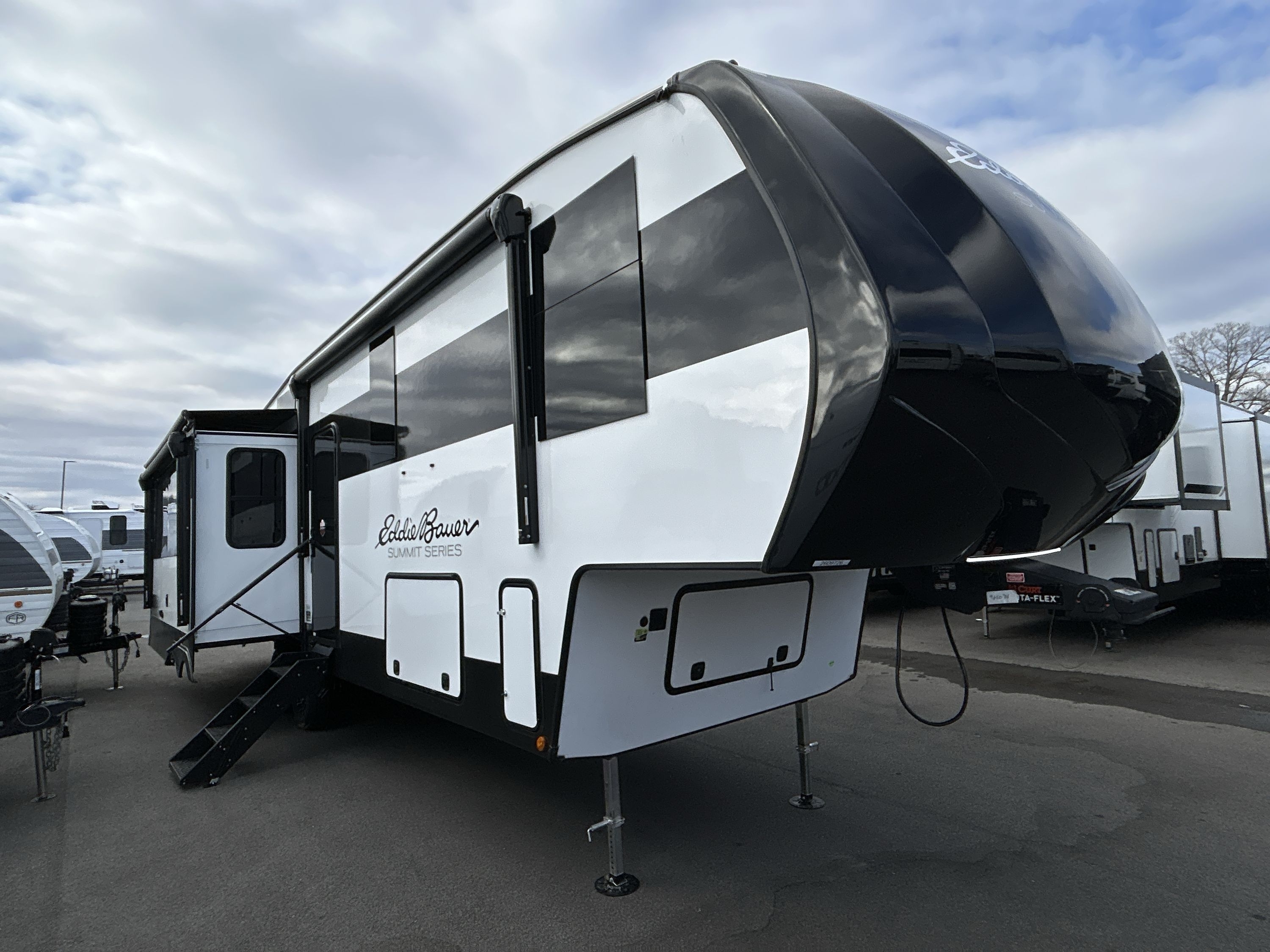 2026 Dutchmen EDDIE BAUER SUMMIT 3210RL in kodak TN