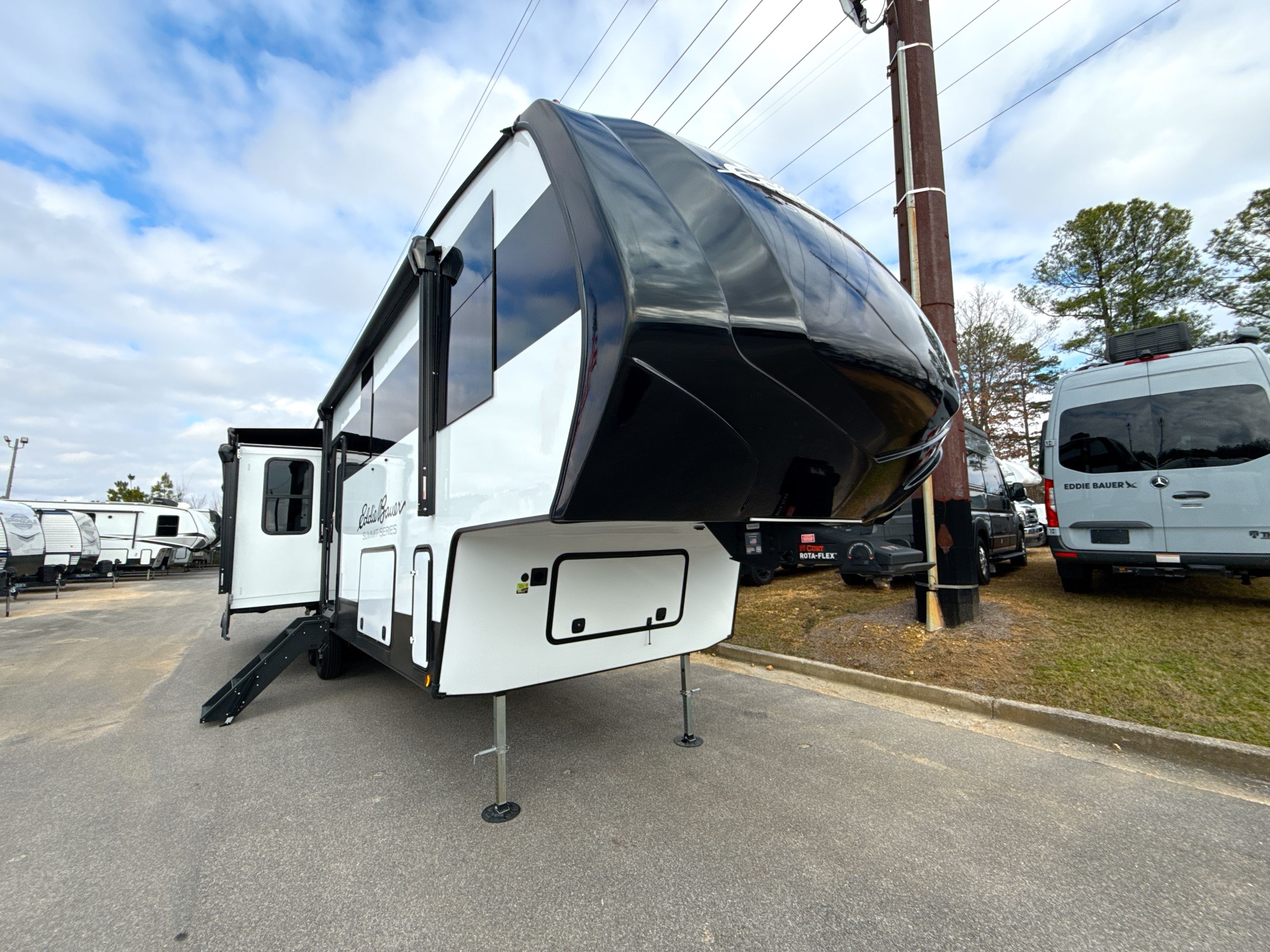 2026 Dutchmen EDDIE BAUER SUMMIT 3210RL in calera AL