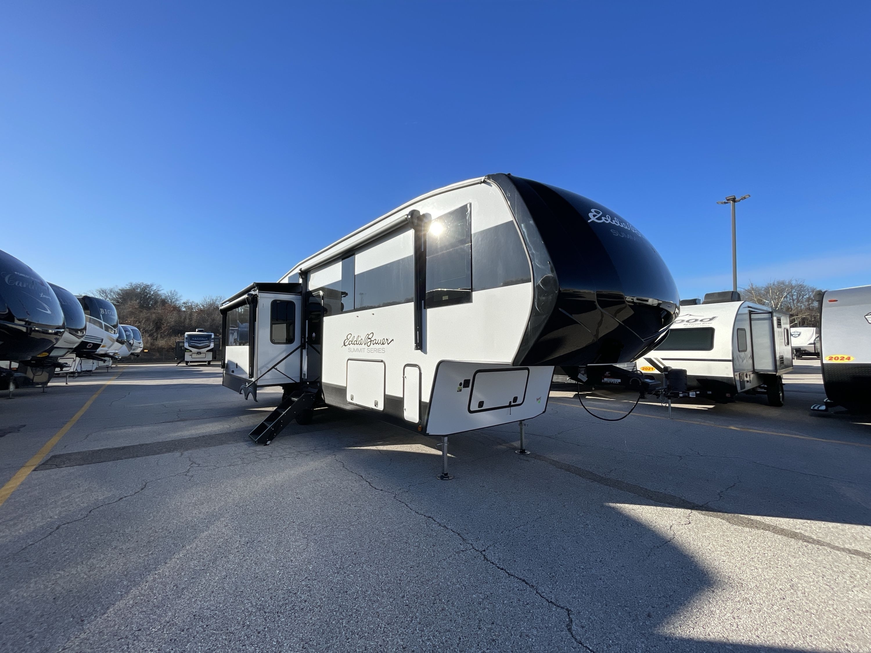 2026 Dutchmen EDDIE BAUER SUMMIT 3210RL in wentzville MO