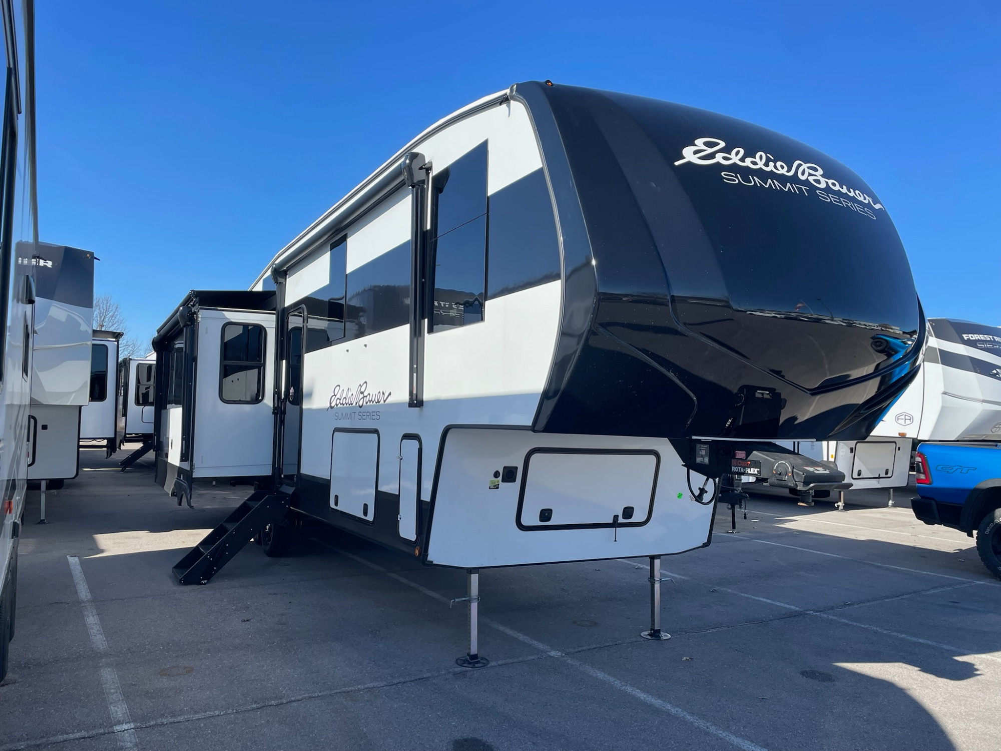 2026 Dutchmen EDDIE BAUER SUMMIT 3210RL in jackson TN