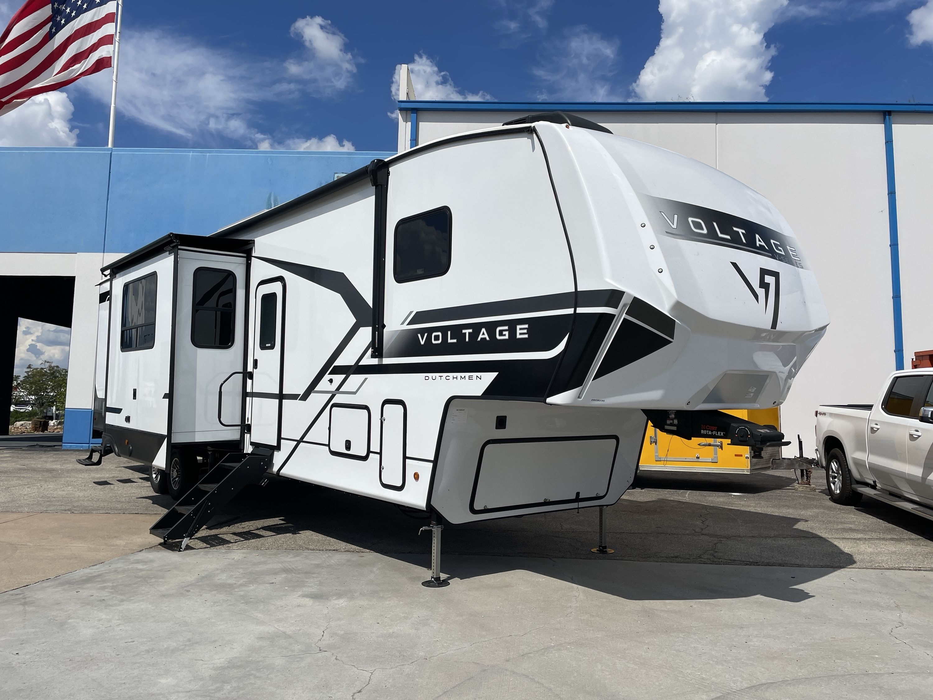2026 Dutchmen VOLTAGE V-SERIES 3850 in katy TX