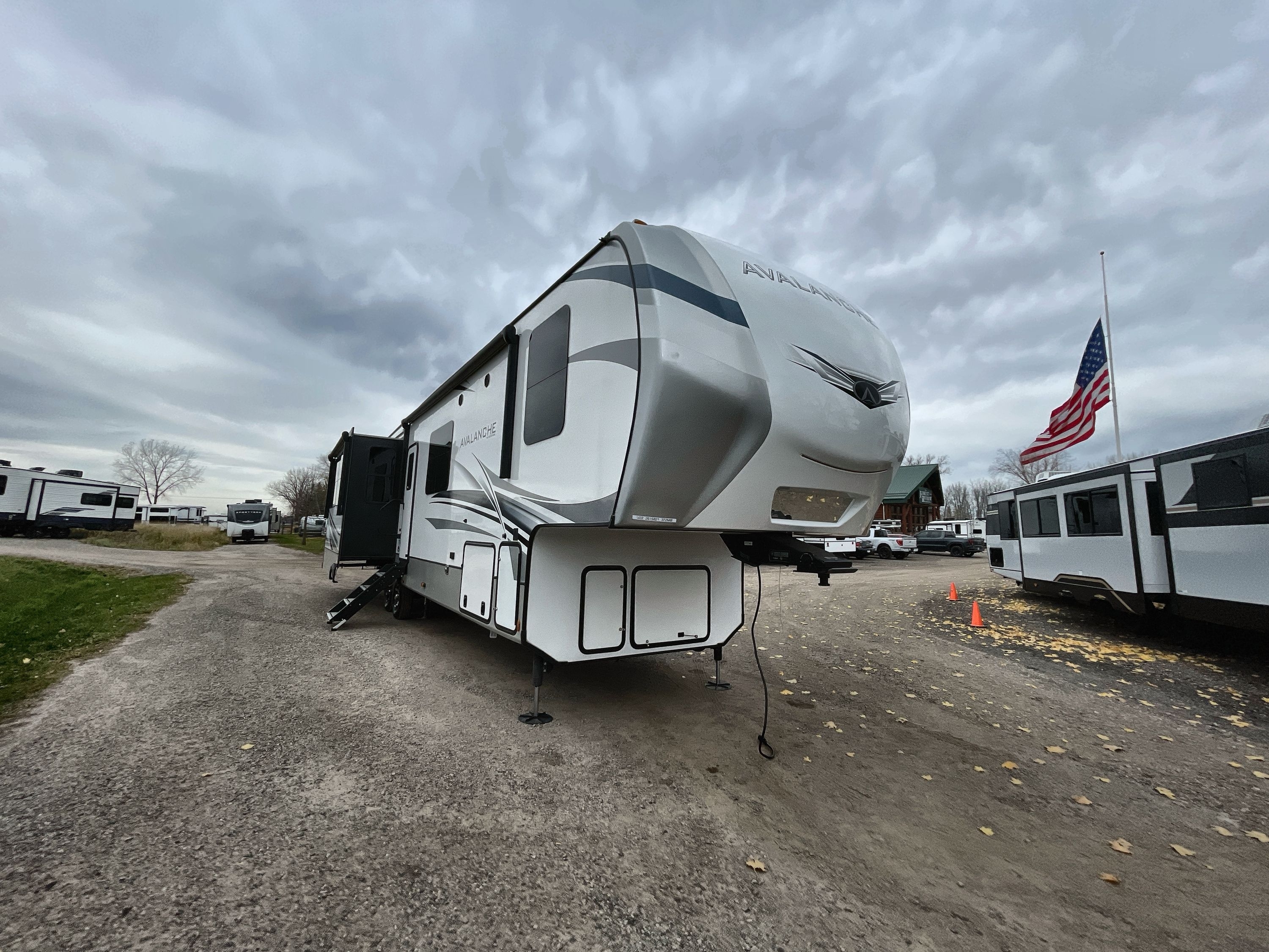 2022 Keystone AVALANCHE 372MB in hugo MN