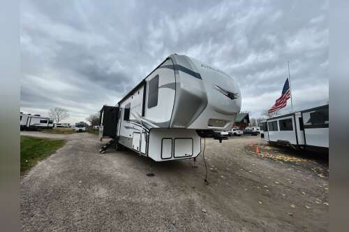 2022 Keystone AVALANCHE 372MB in hugo MN