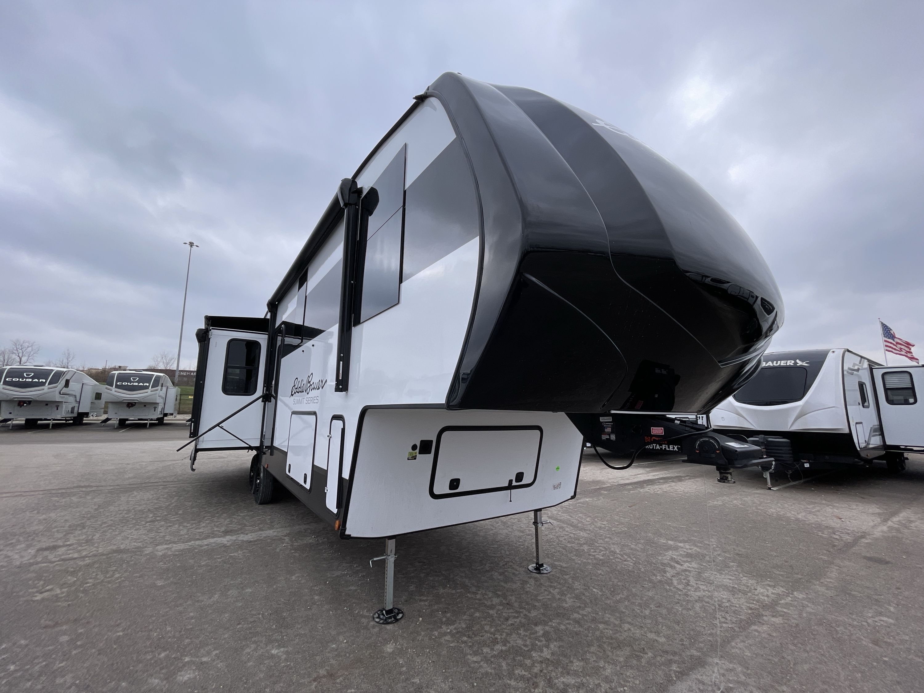 2026 Dutchmen EDDIE BAUER SUMMIT 3210RL in huber heights OH