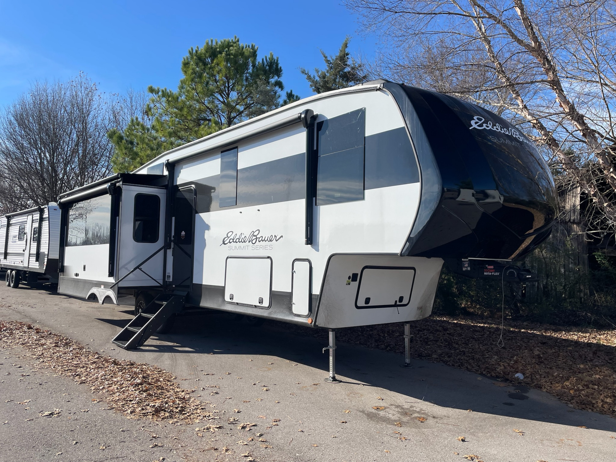 2026 Dutchmen EDDIE BAUER SUMMIT 3210RL in jackson TN