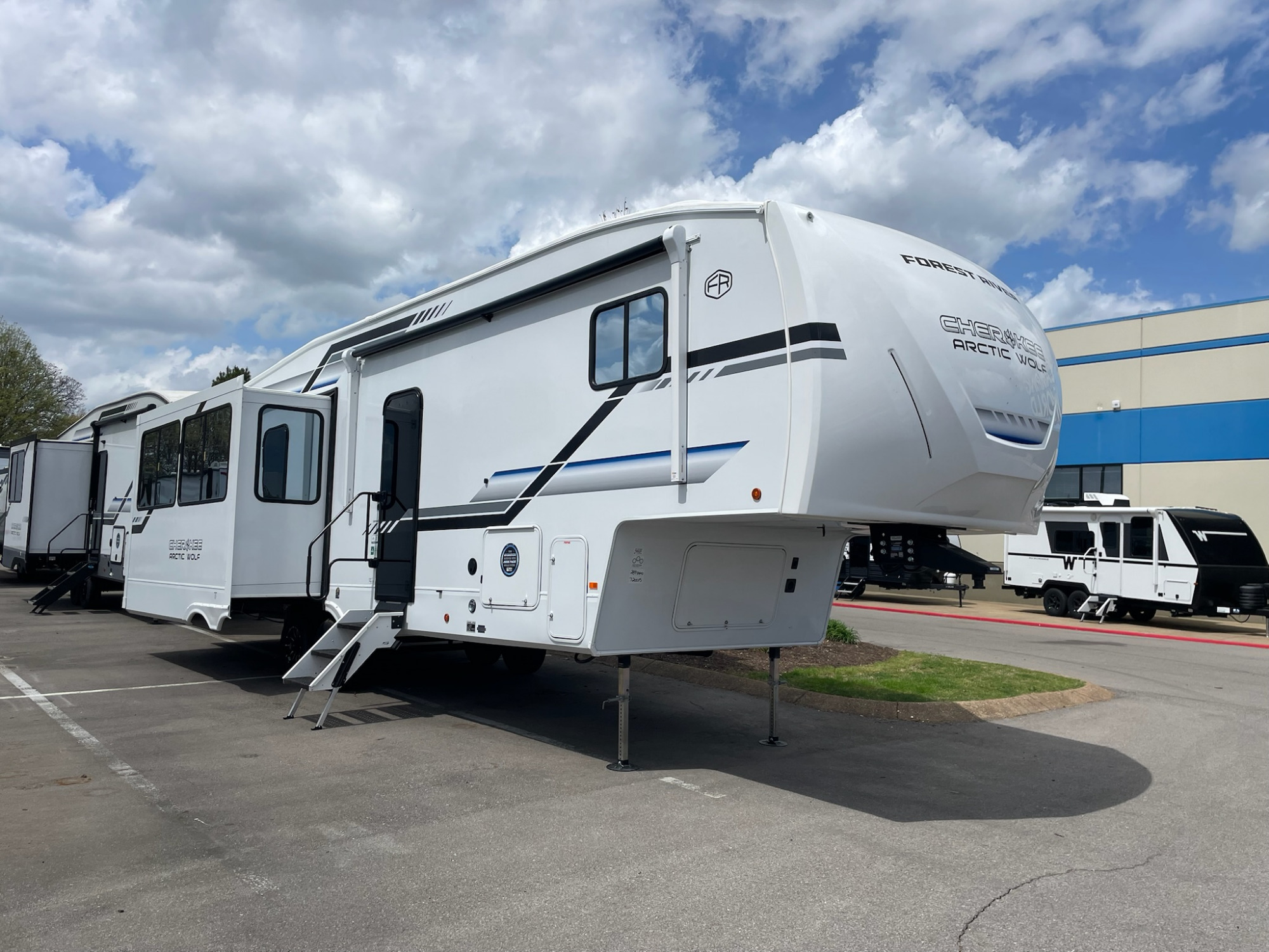 2026 Forest River ARCTIC WOLF 289PANO in jackson TN