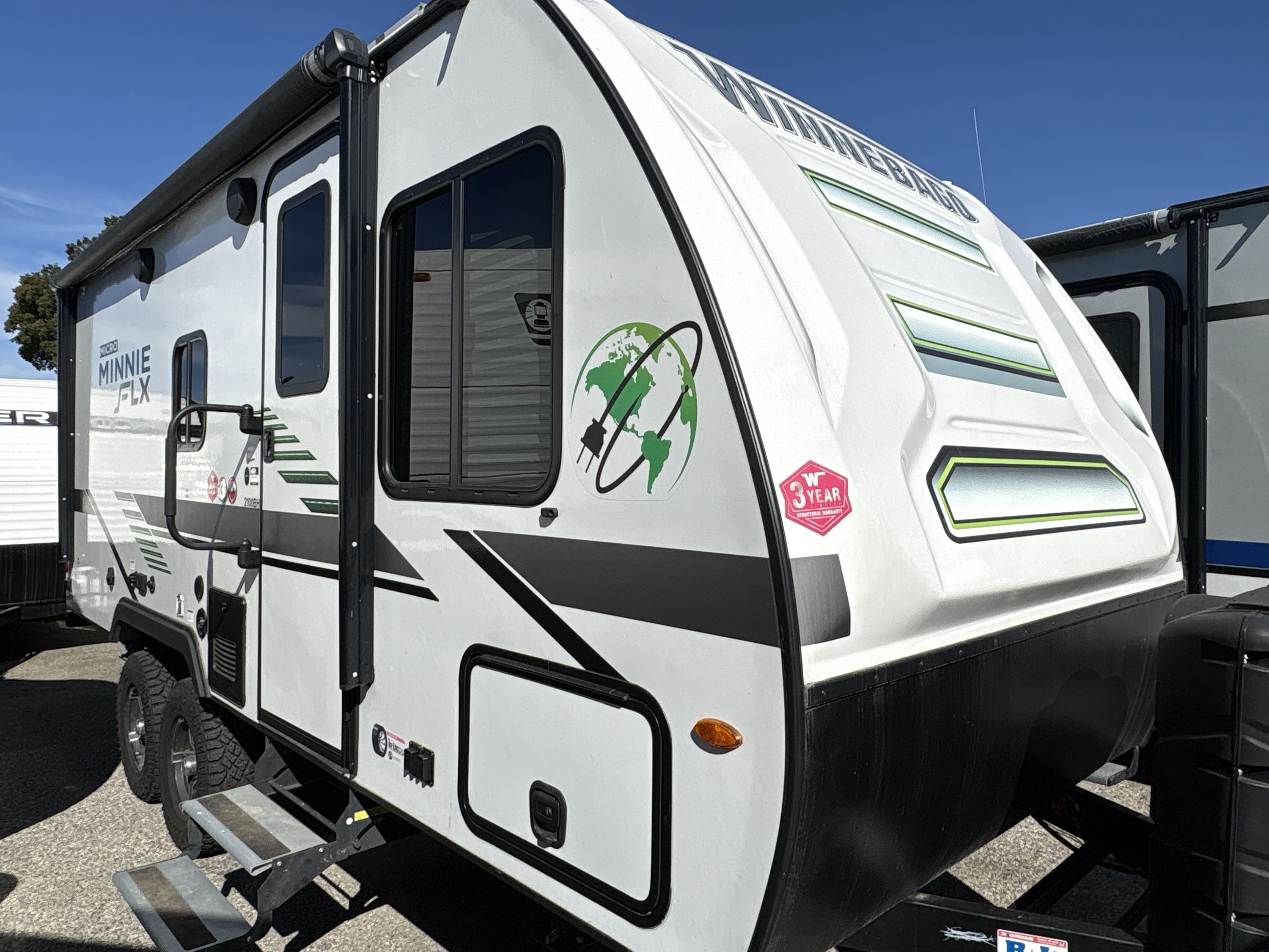 2022 Winnebago MICRO MINNIE FLX 2100BH in morgan hill CA
