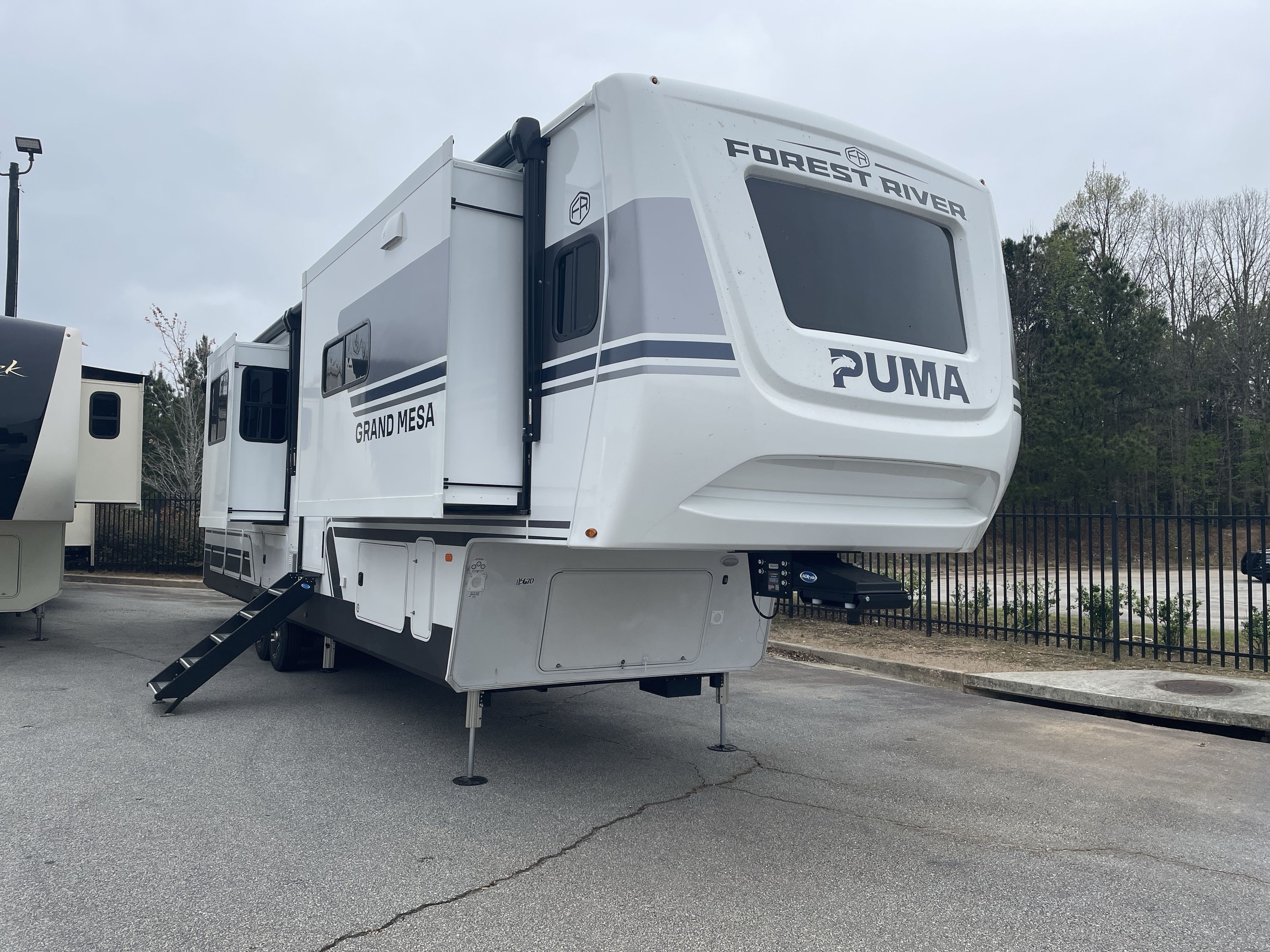 2026 Forest River PUMA GRAND MESA 395FKL in oakwood GA