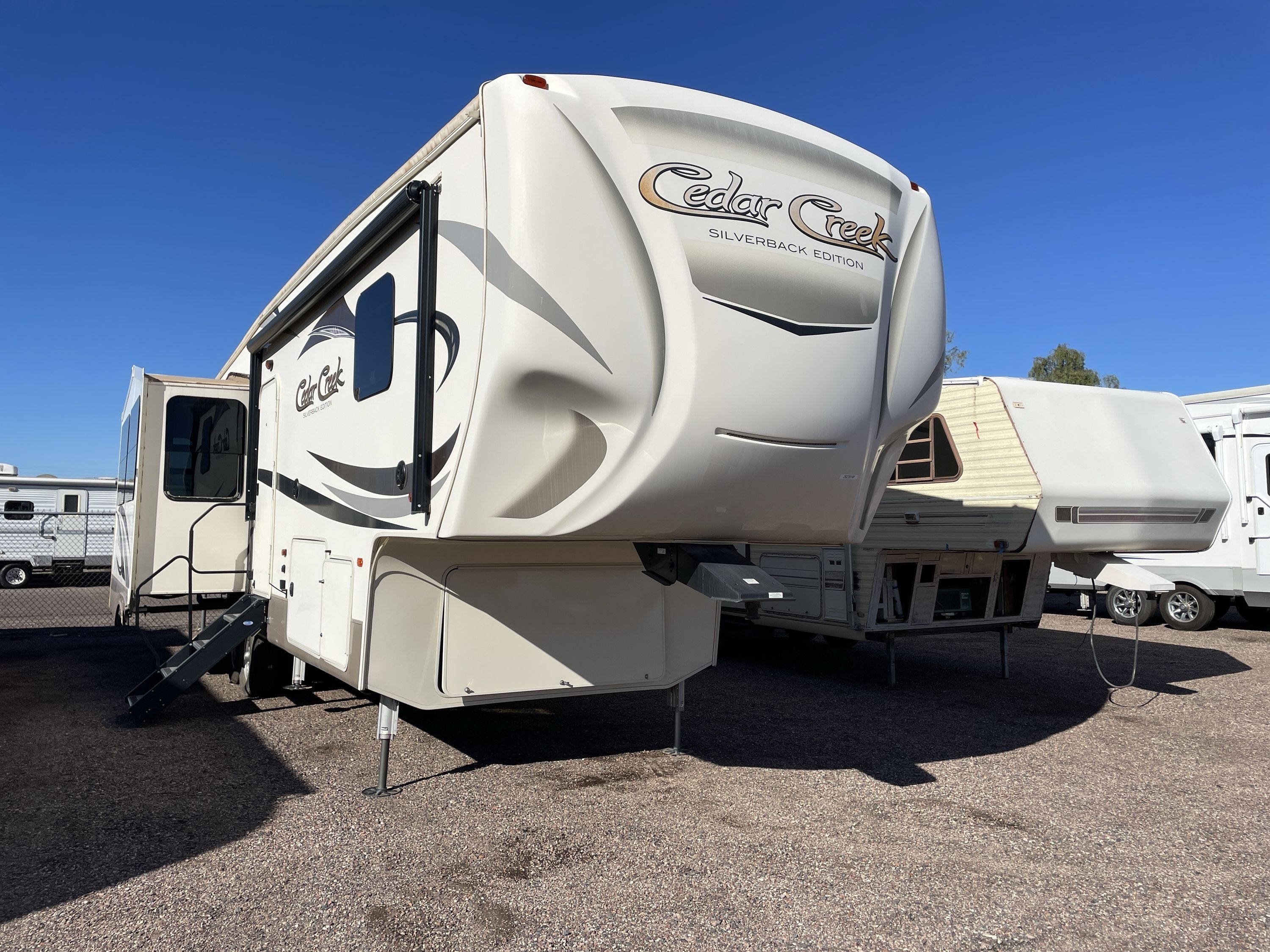 2018 Forest River CEDAR CREEK SILVERBACK 29IK in mesa AZ