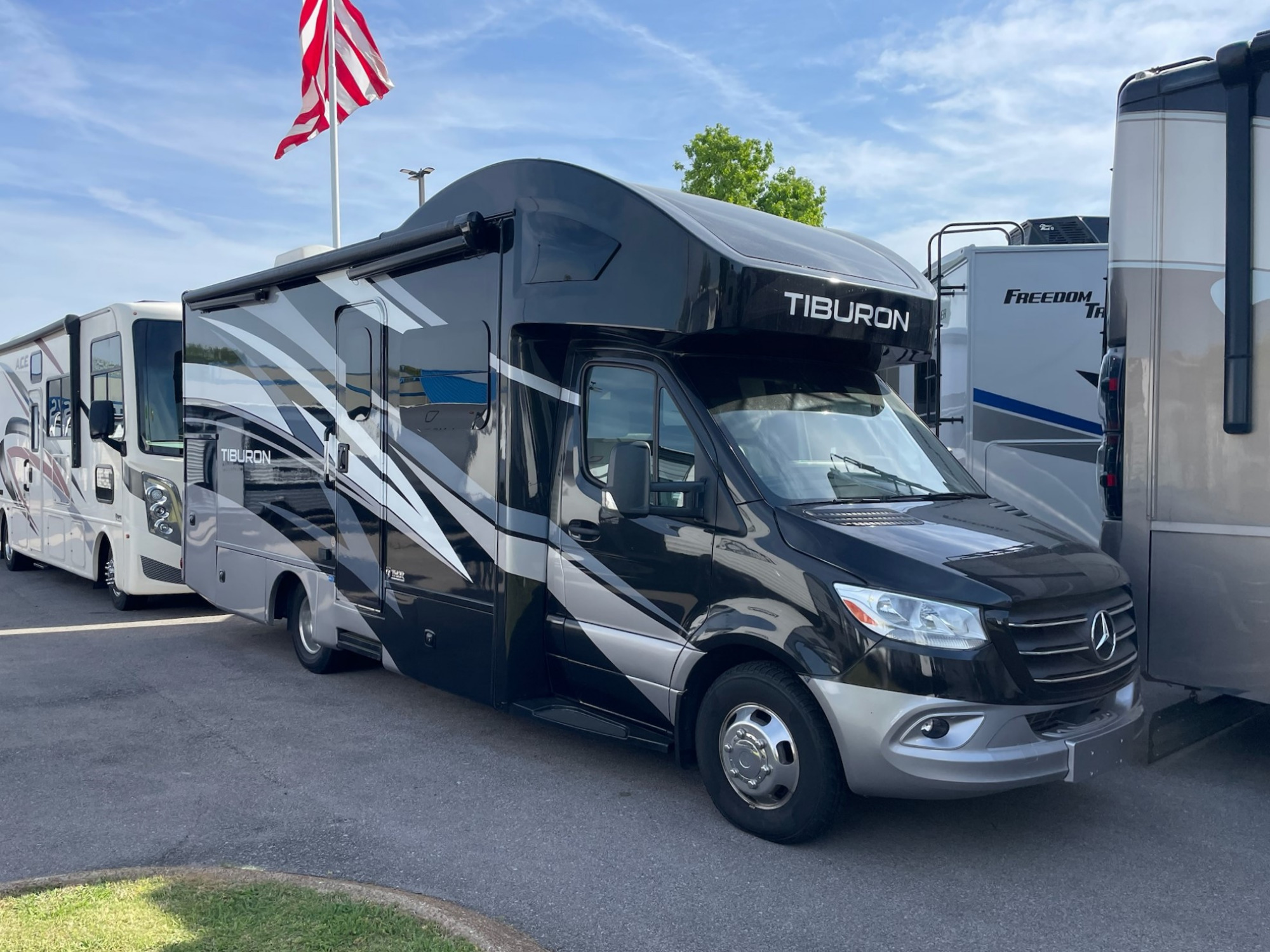 2022 Thor TIBURON 24RW RV
