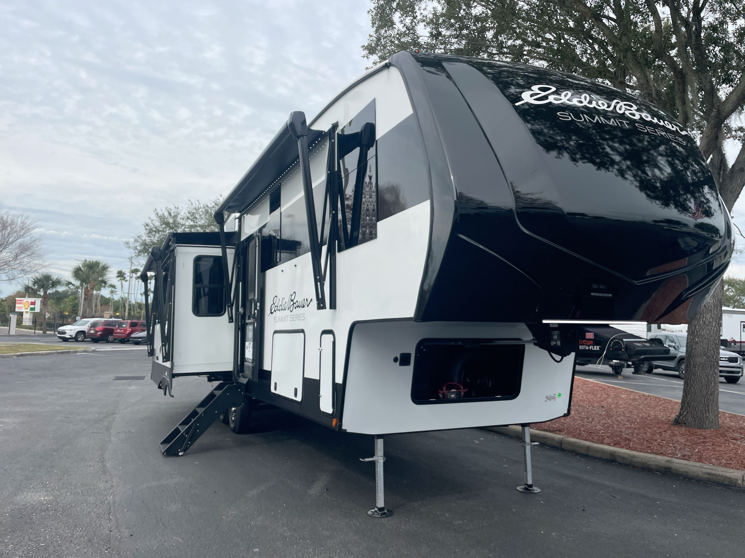 2026 Dutchmen EDDIE BAUER SUMMIT 3210RL in dover FL