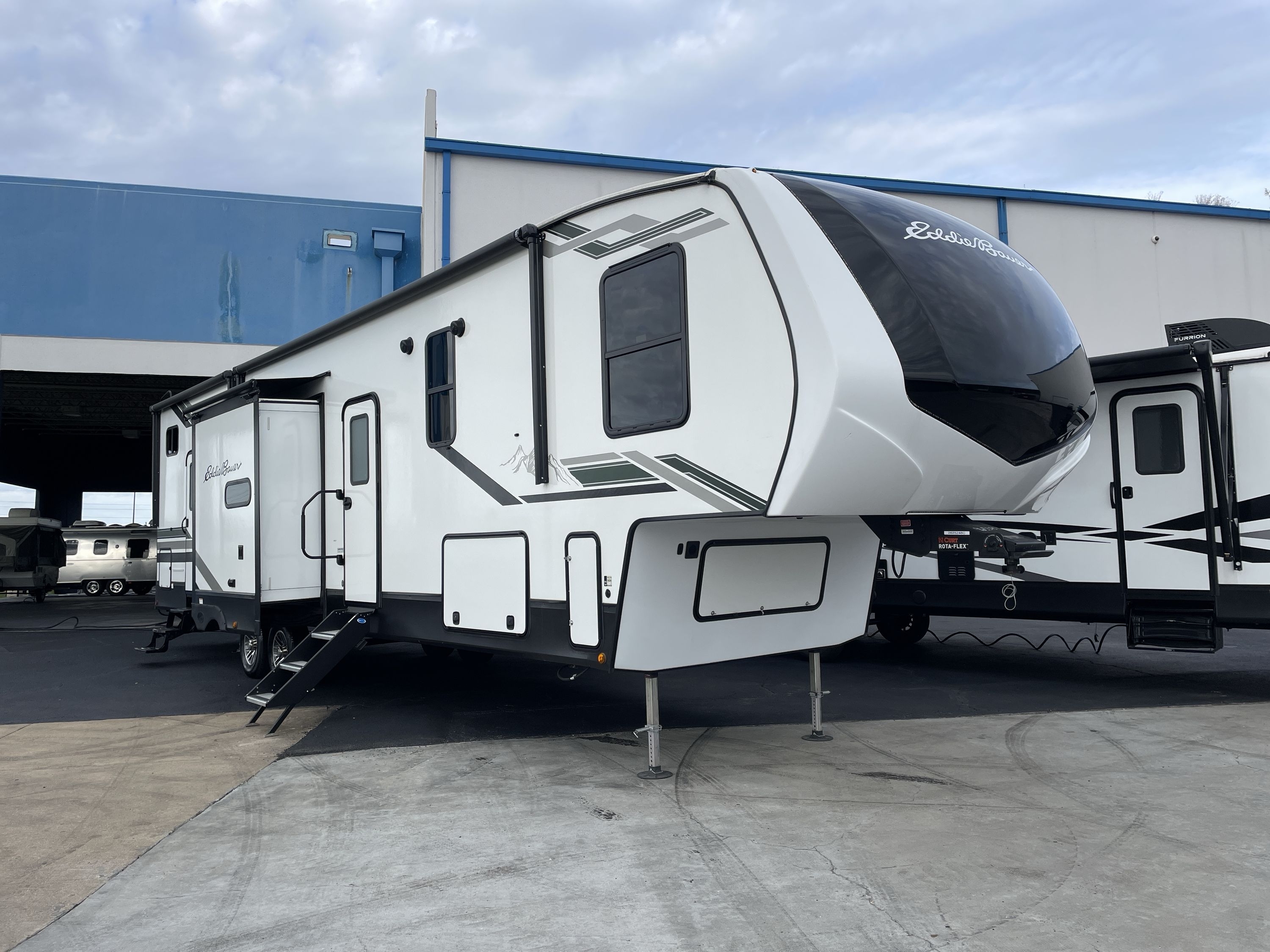 2024 Dutchmen EDDIE BAUER SIGNATURE 360LF in katy TX
