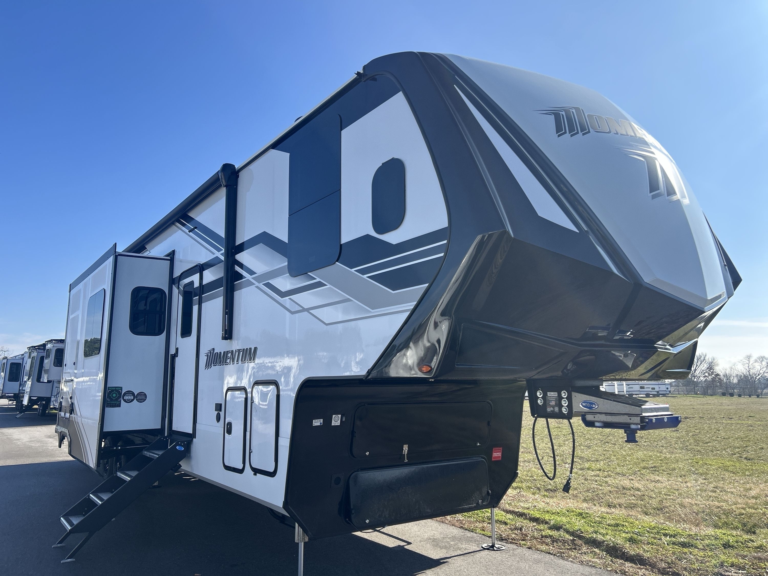 2026 Grand Design MOMENTUM M CLASS 344M in murfreesboro TN