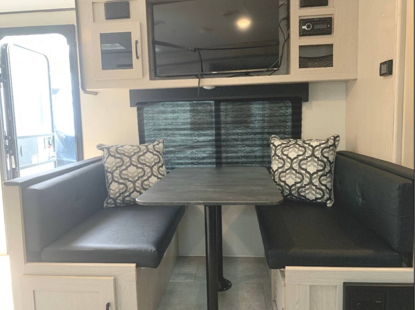 A photo of this 2022 Coachmen APEX 256BHS