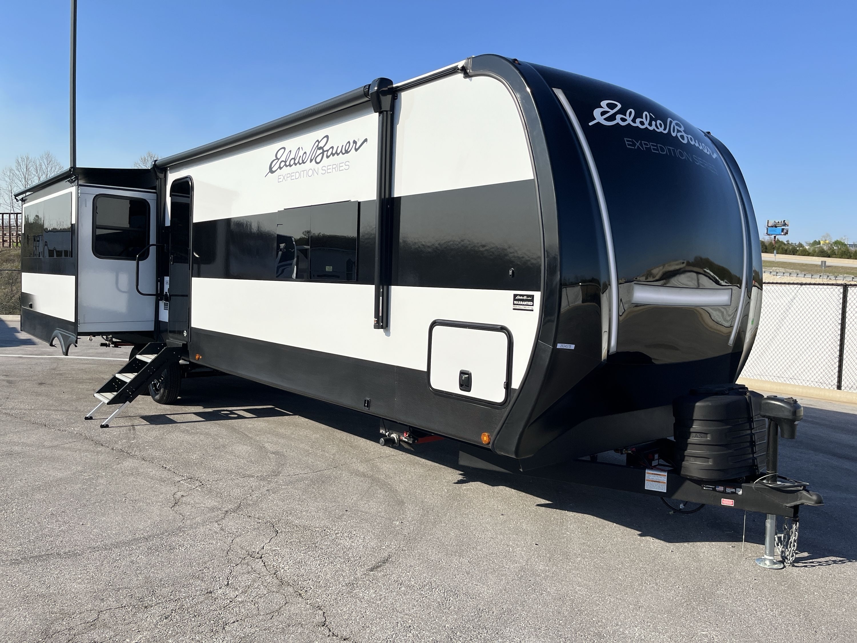 2026 Dutchmen EDDIE BAUER EXPEDITION 345RL in branson MO