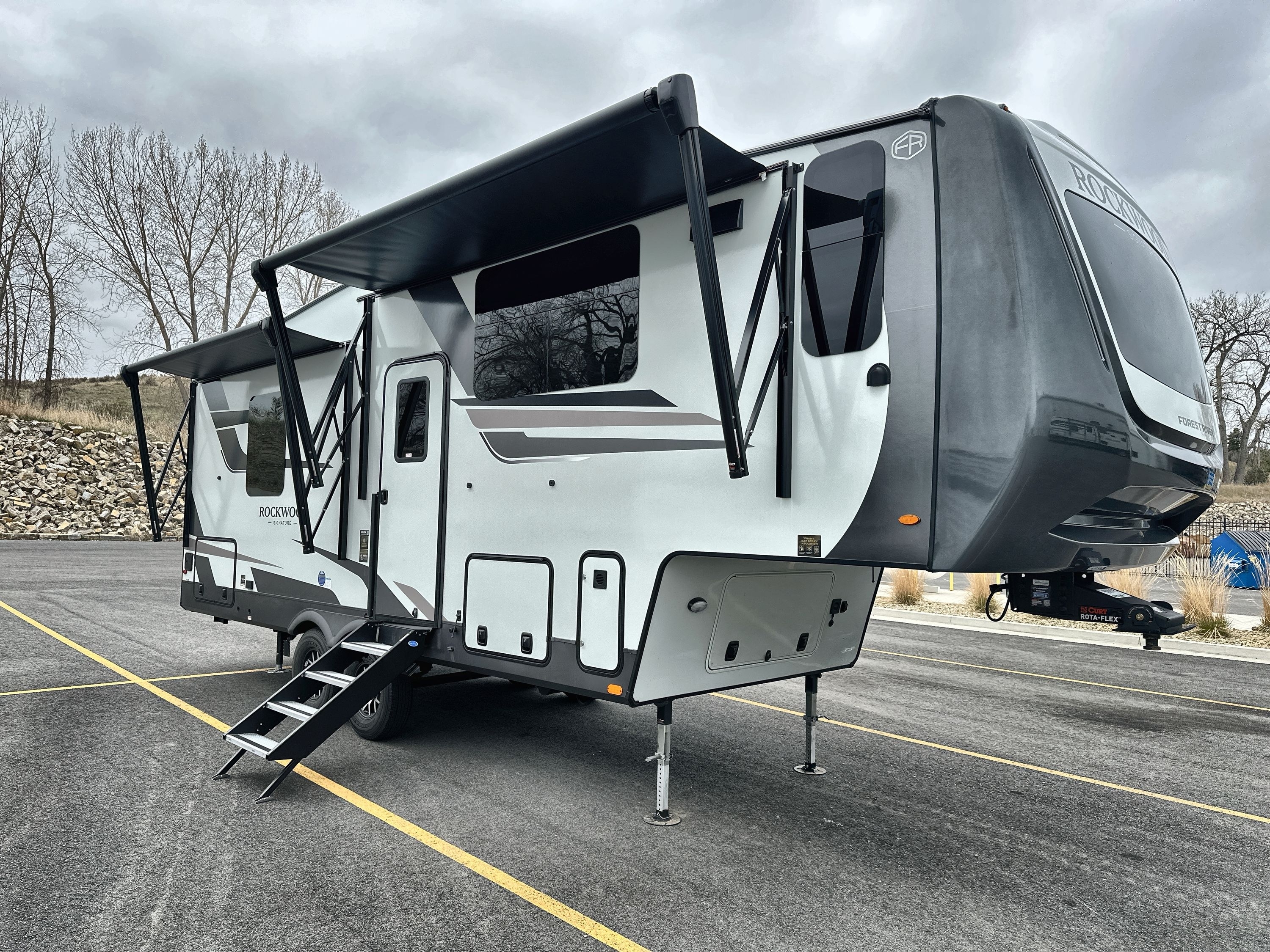 2026 Forest River ROCKWOOD SIGNATURE 290SFK in billings MT