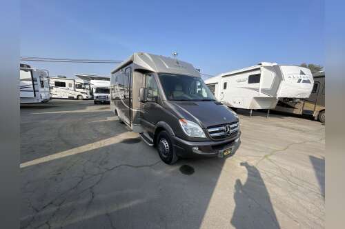 2013 Leisure Travel UNITY U24MB in fresno CA