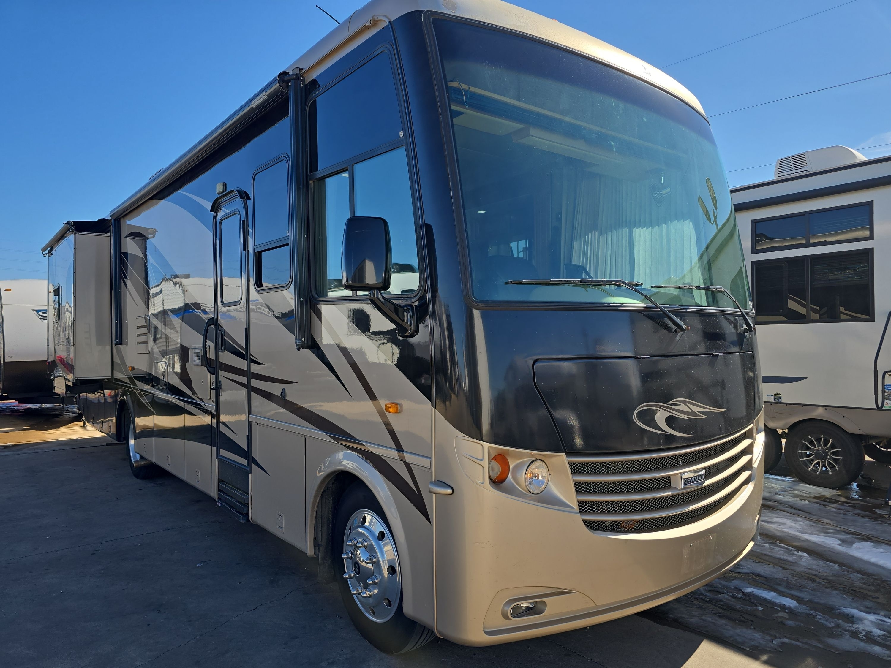 2011 Newmar CANYON STAR 3411 in lubbock TX