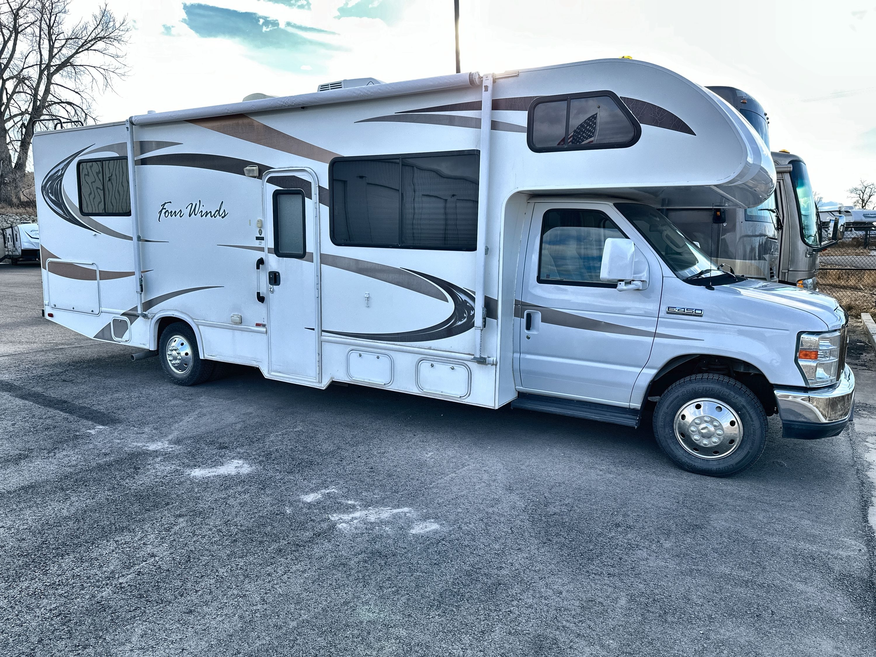 2015 Thor FOUR WINDS 28Z in billings MT