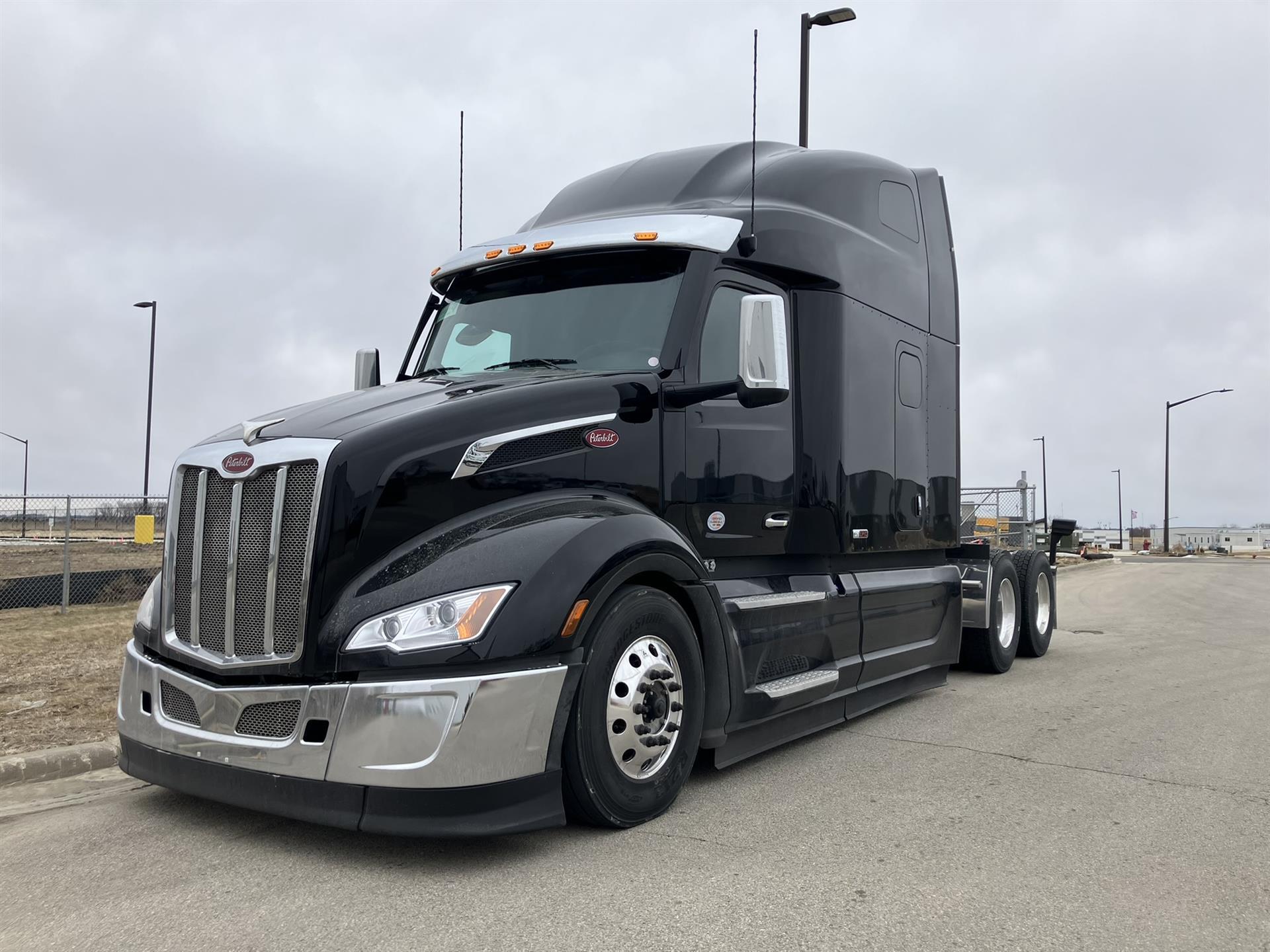 2027 PETERBILT 579 in Stewartville, MN