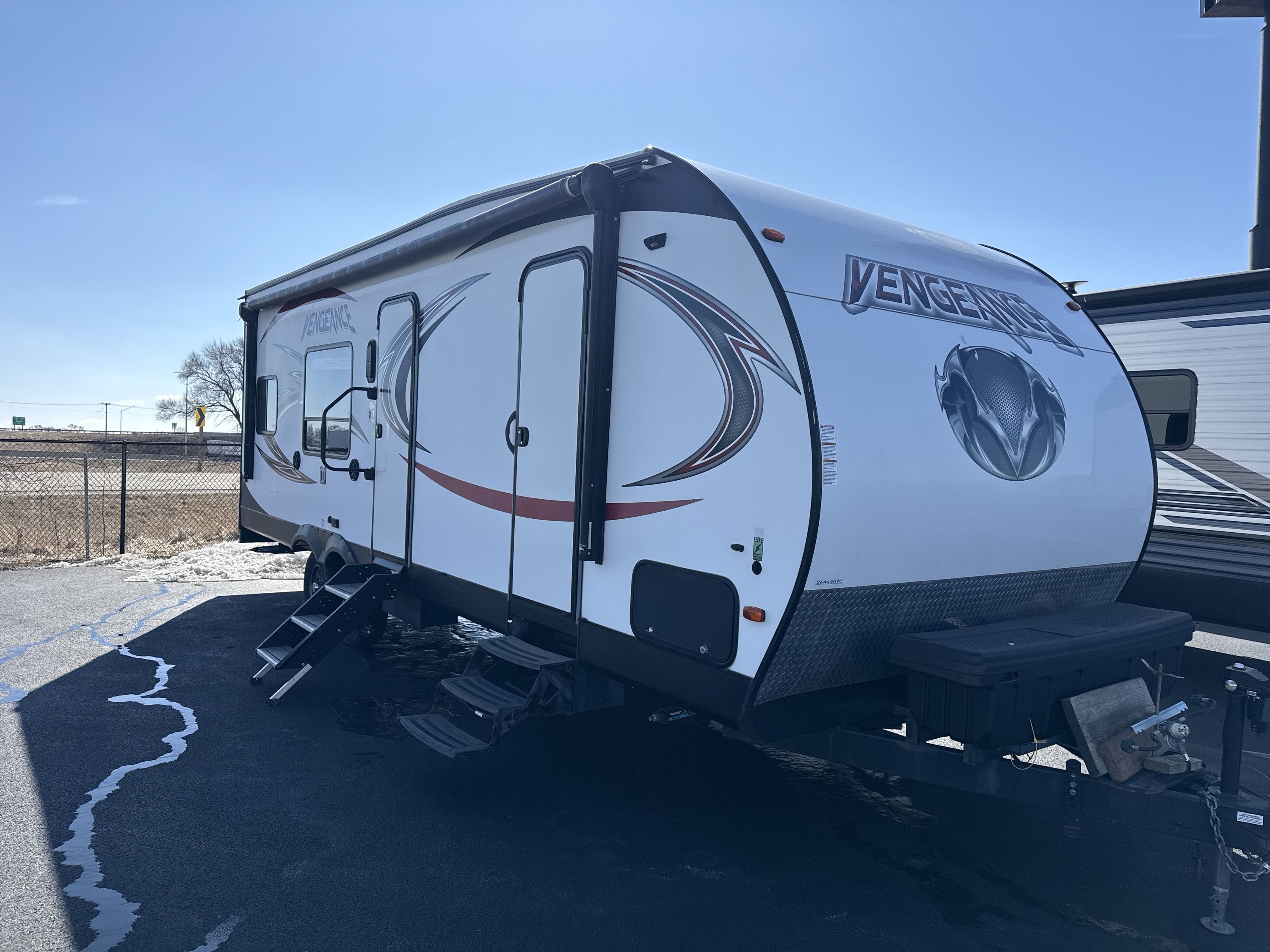 2017 Forest River VENGEANCE 25V Travel Trailer Toy Hauler RV