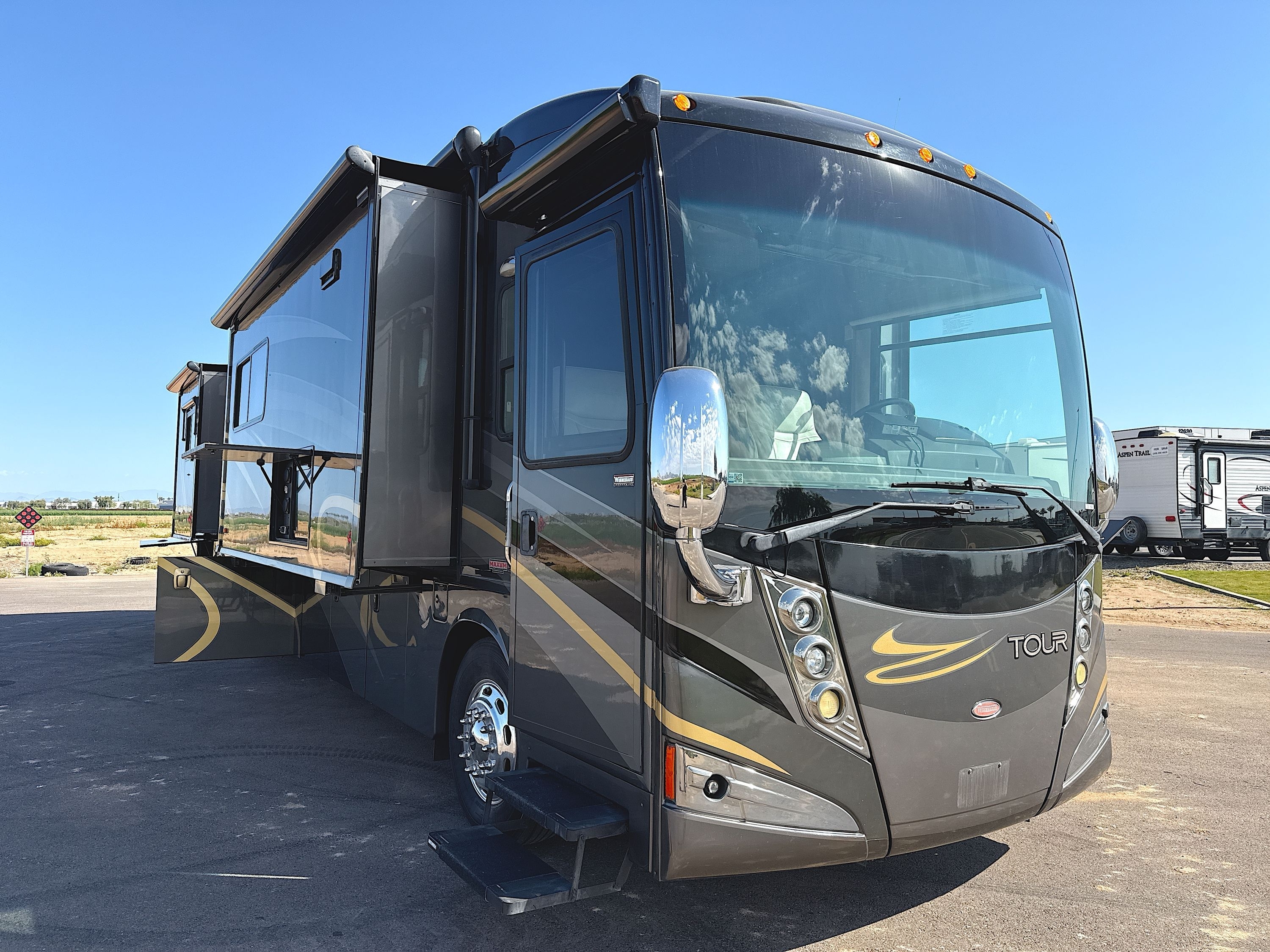 2011 Winnebago TOUR 42AD in surprise AZ