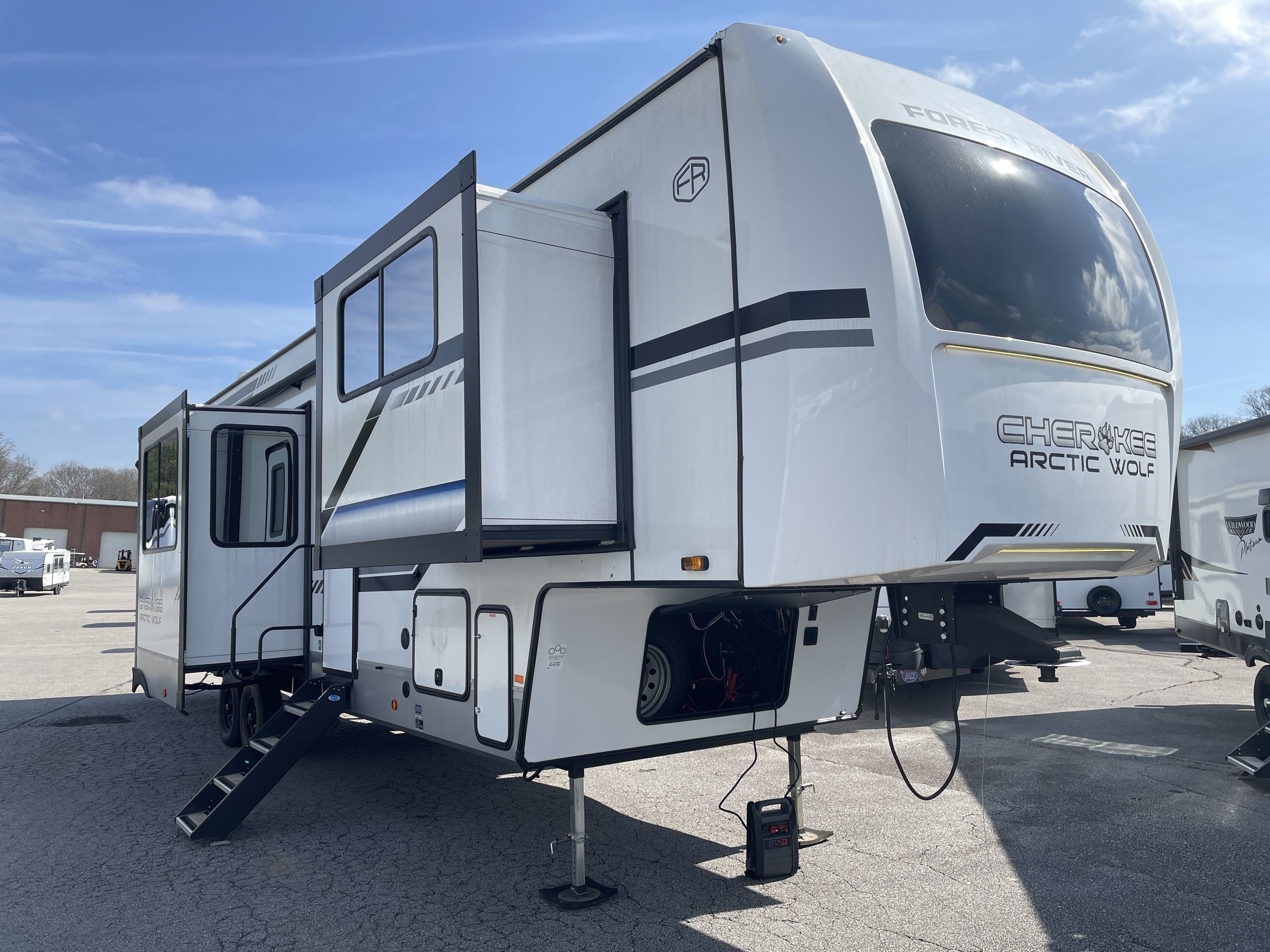 2025 Forest River ARCTIC WOLF 3950 RV