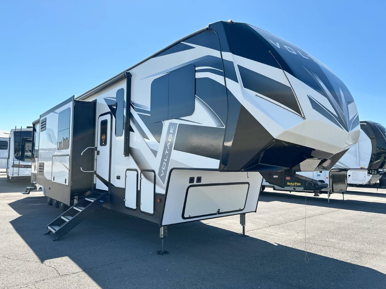 A photo of this 2020 Dutchmen VOLTAGE 4185