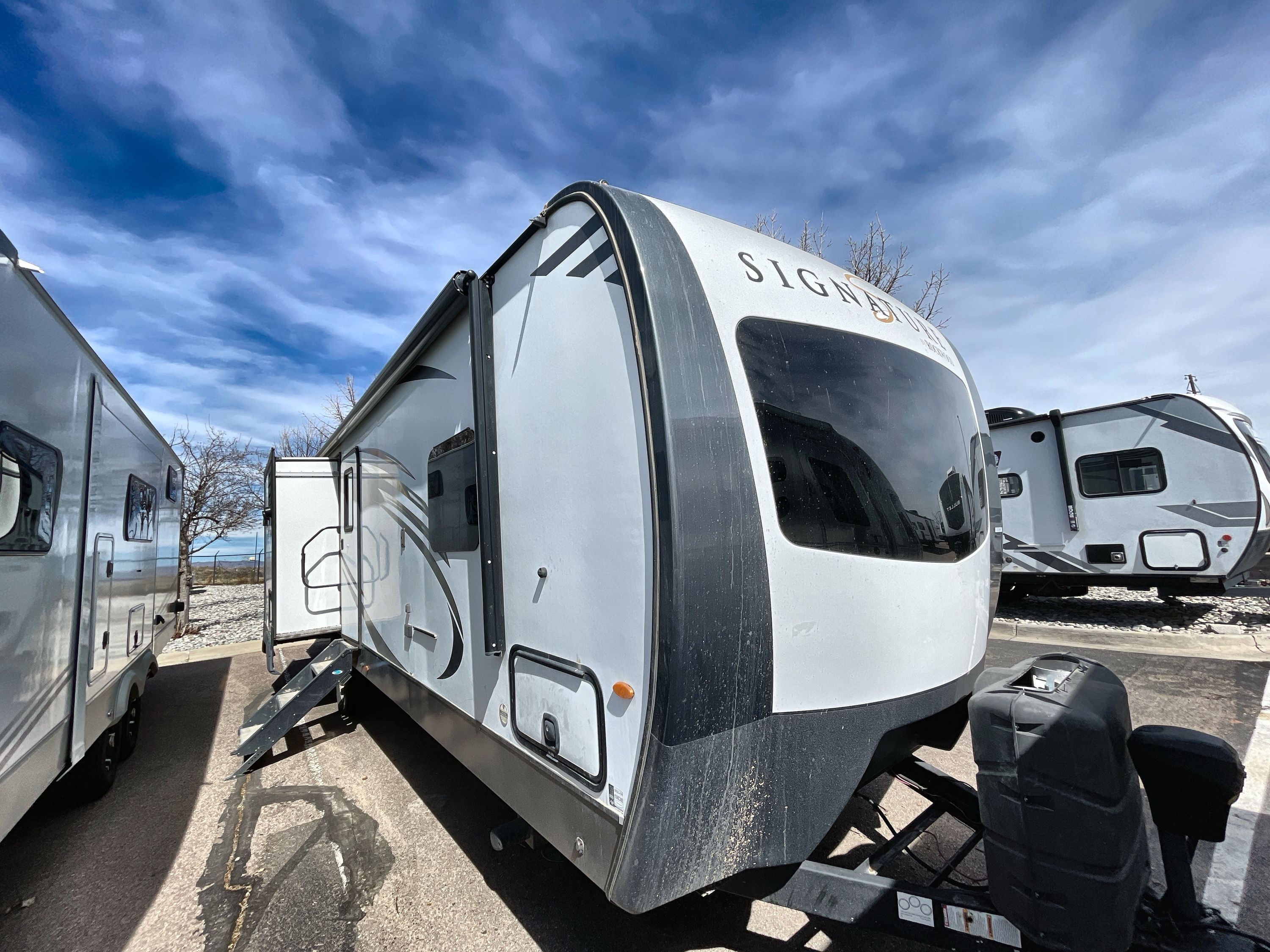 2020 Forest River ROCKWOOD SIGNATURE ULTRA LITE 8327SS RV