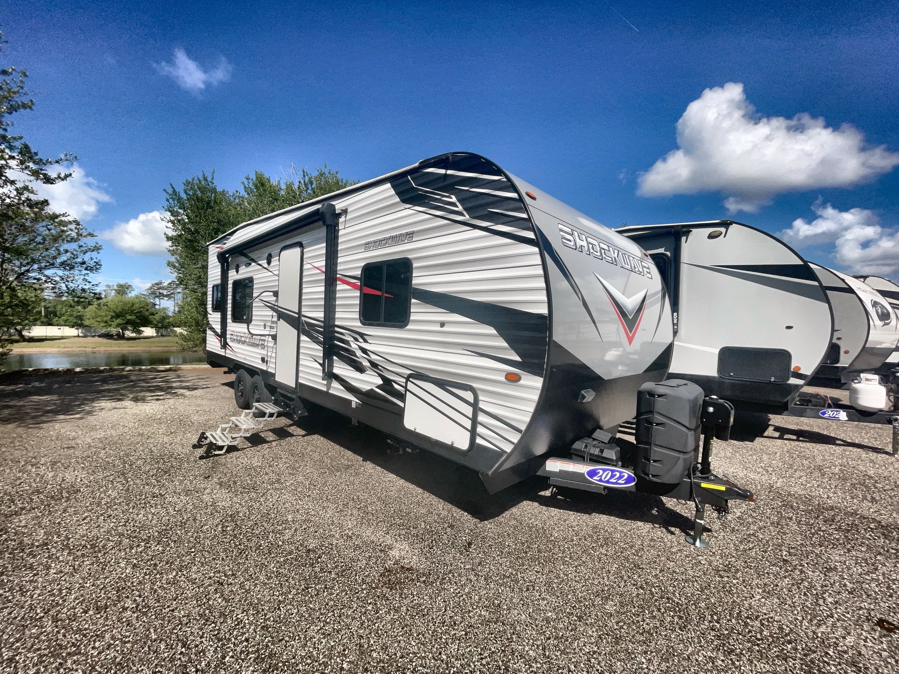 2022 Forest River SHOCKWAVE 24RQMX Travel Trailer Toy Hauler RV