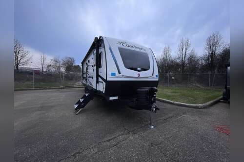 2024 Coachmen FREEDOM EXPRESS ULTRA LITE 298FDS in akron OH