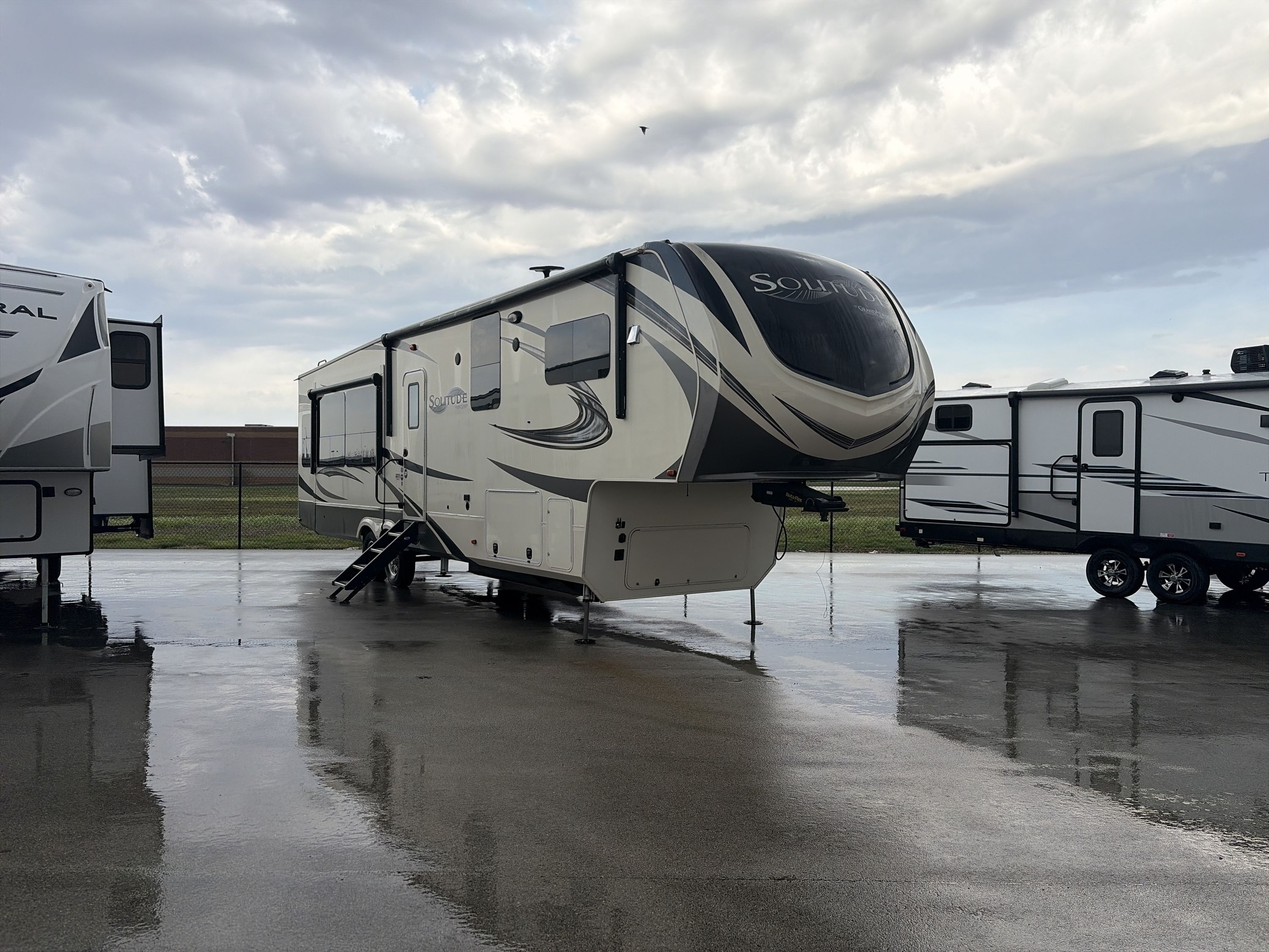 2019 Grand Design SOLITUDE 377MBS in springfield IL
