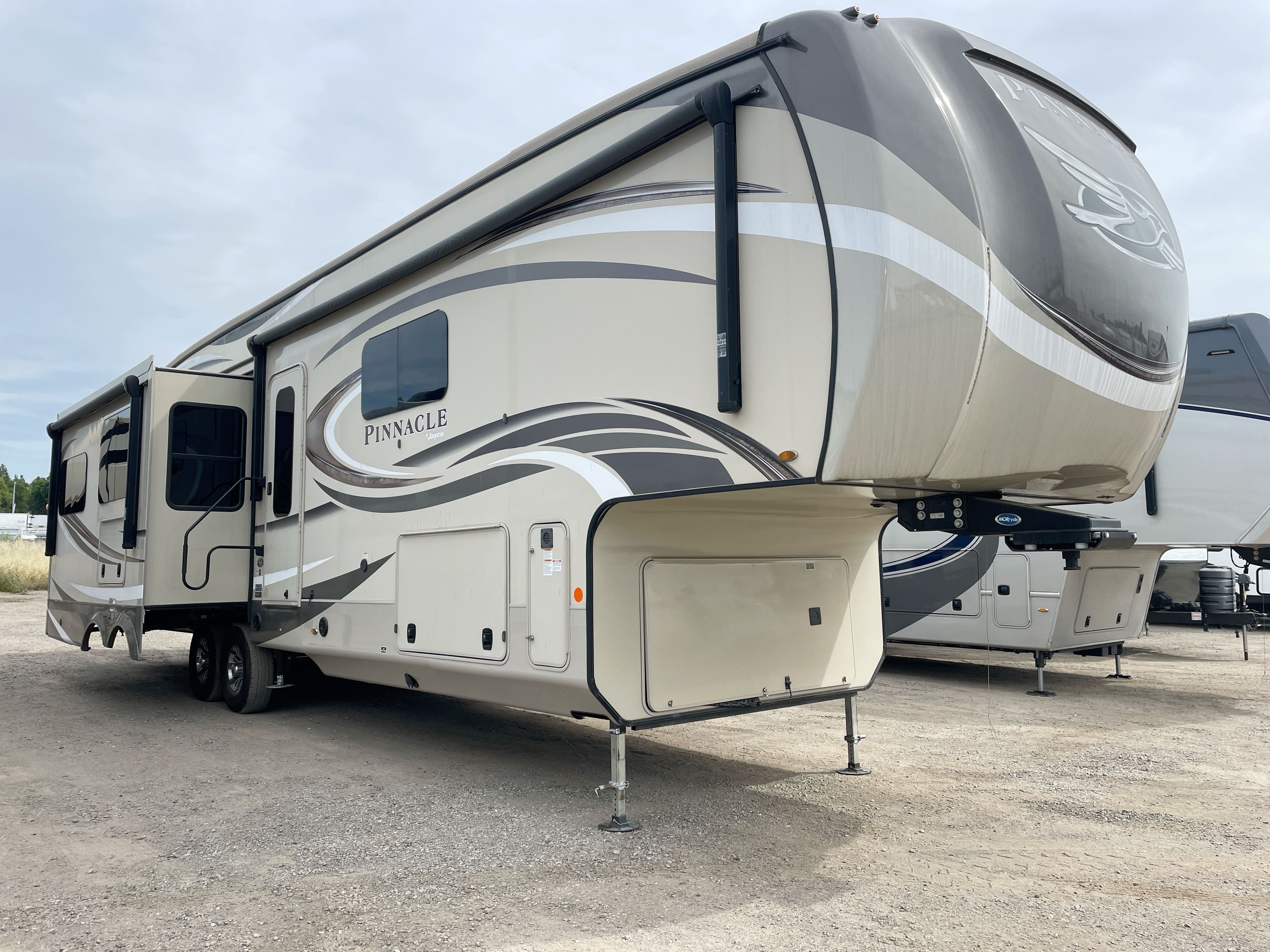 2020 Jayco PINNACLE 36FBTS RV
