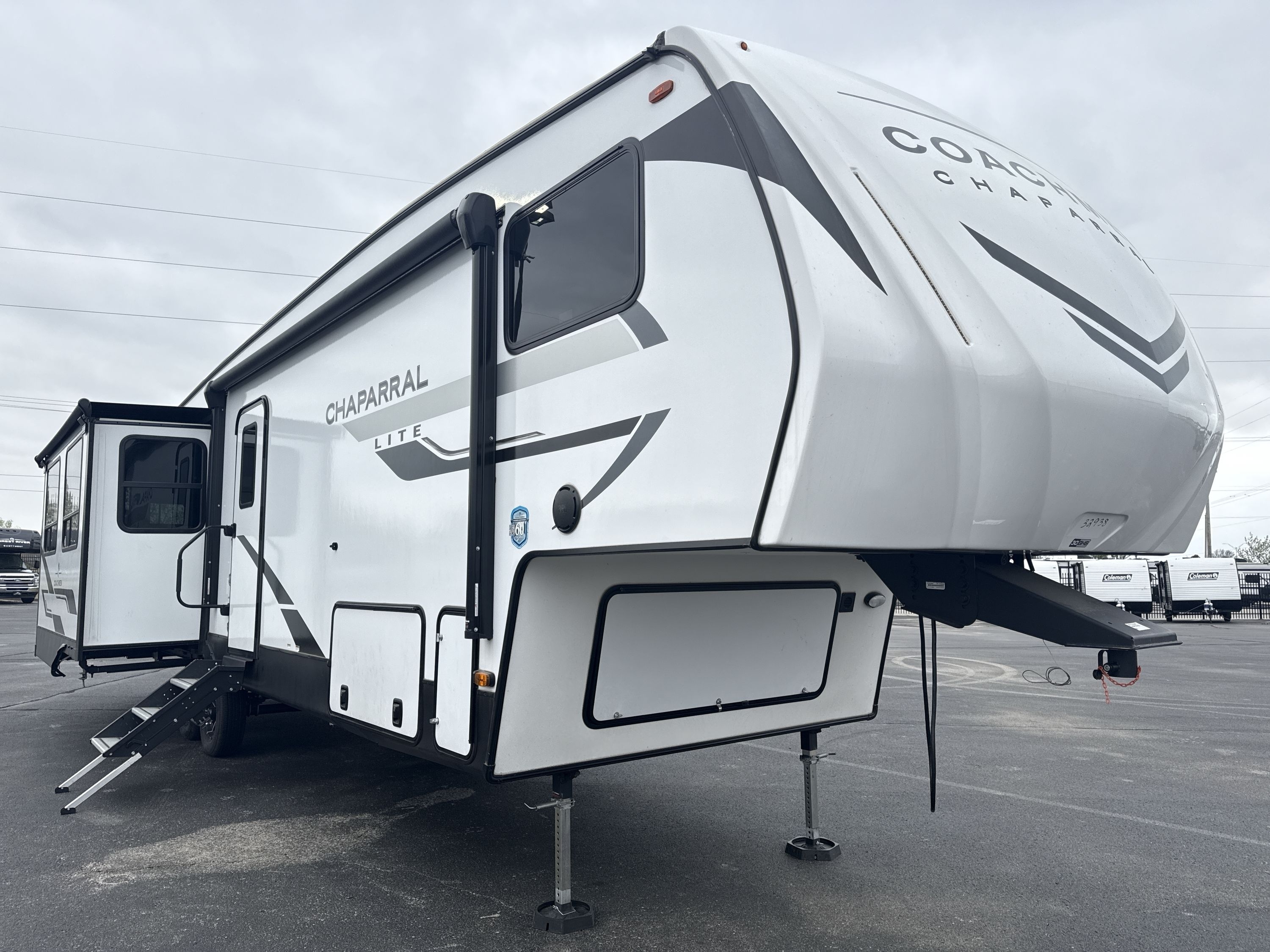 2025 Coachmen CHAPARRAL LITE 30BHS in tulsa OK
