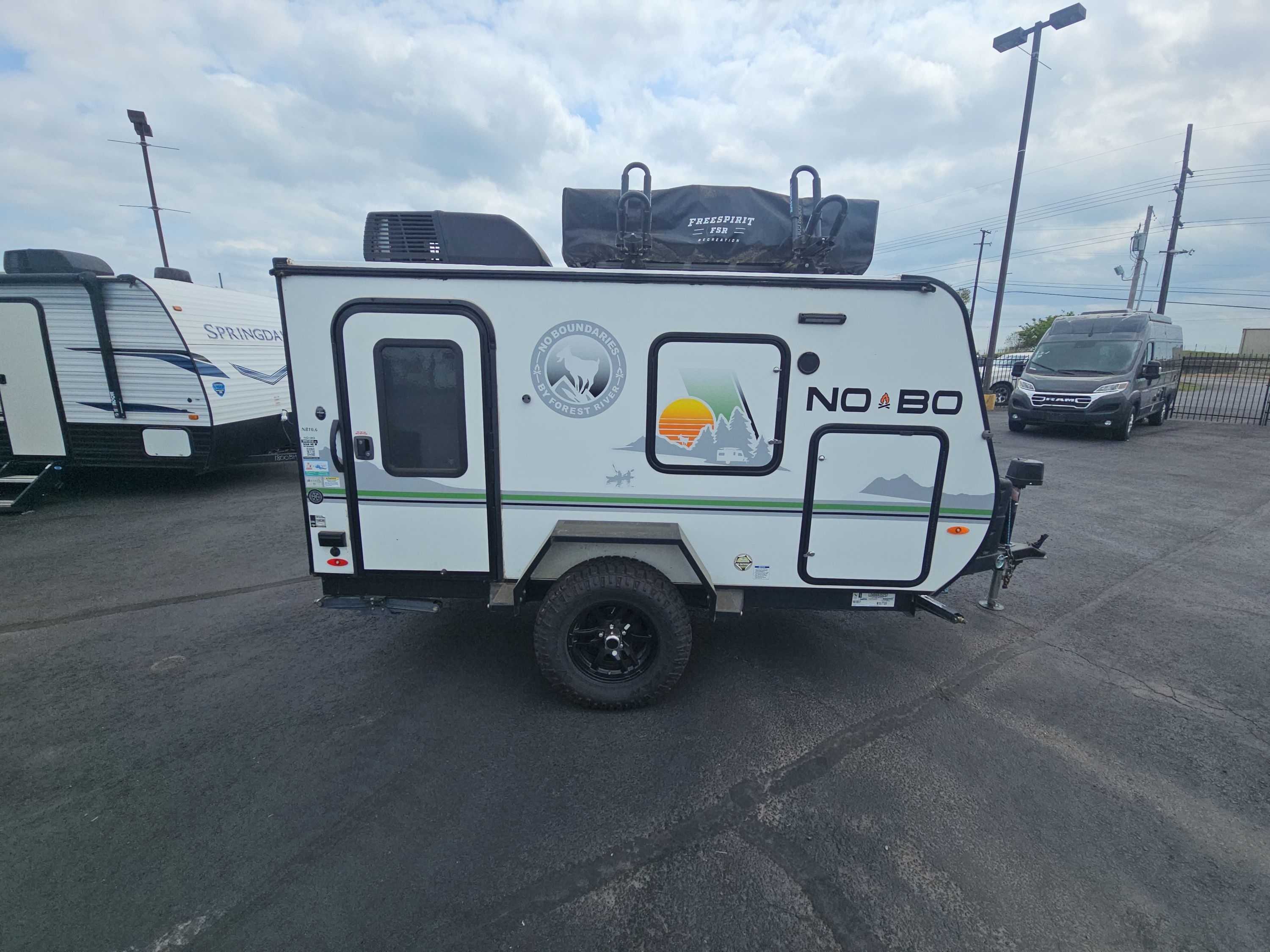 2022 Forest River NO BOUNDARIES ROGUE RIVER 10.6 Travel Trailer Toy Hauler RV
