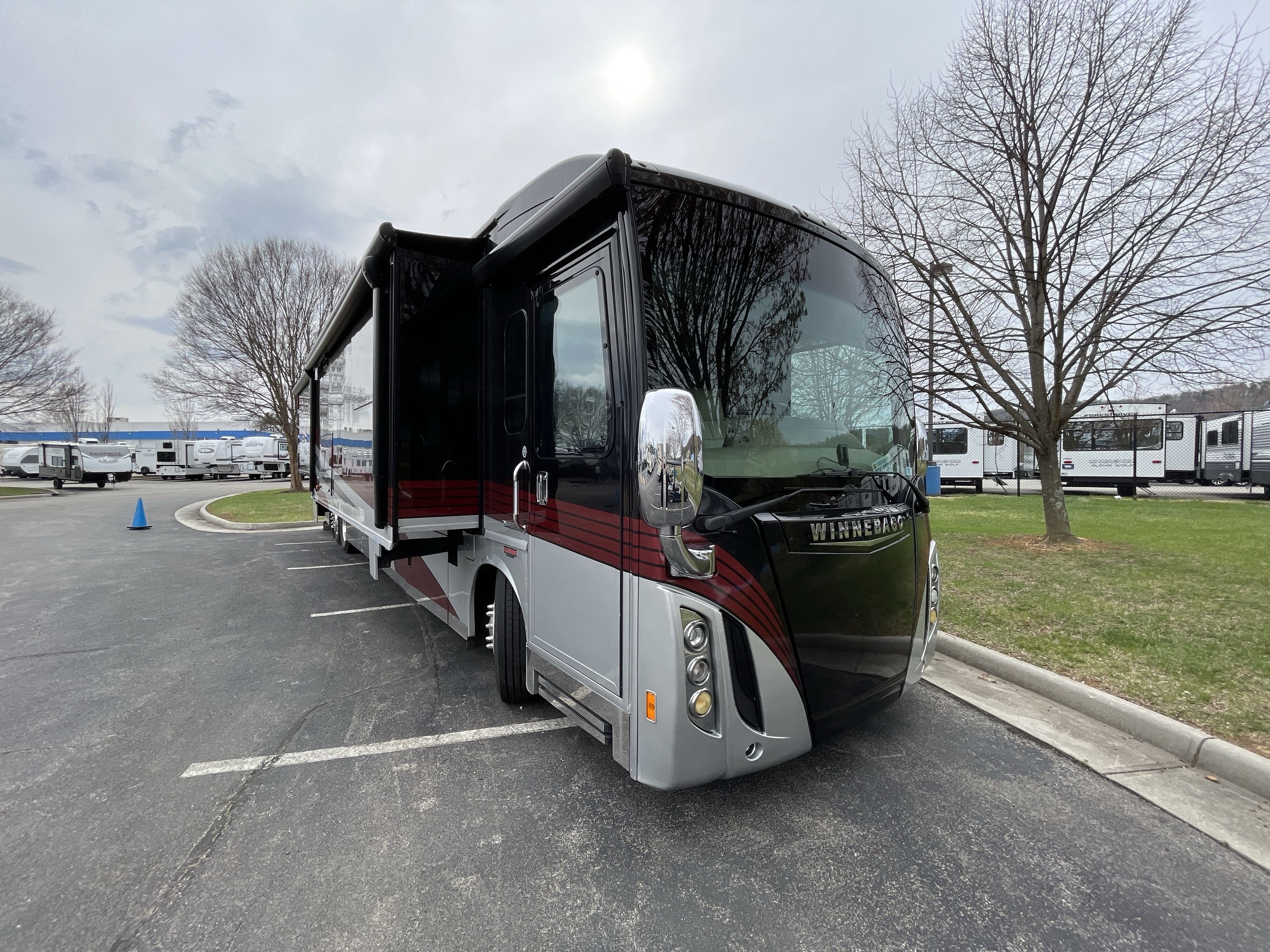 2017 Winnebago TOUR 45RD in roanoke VA