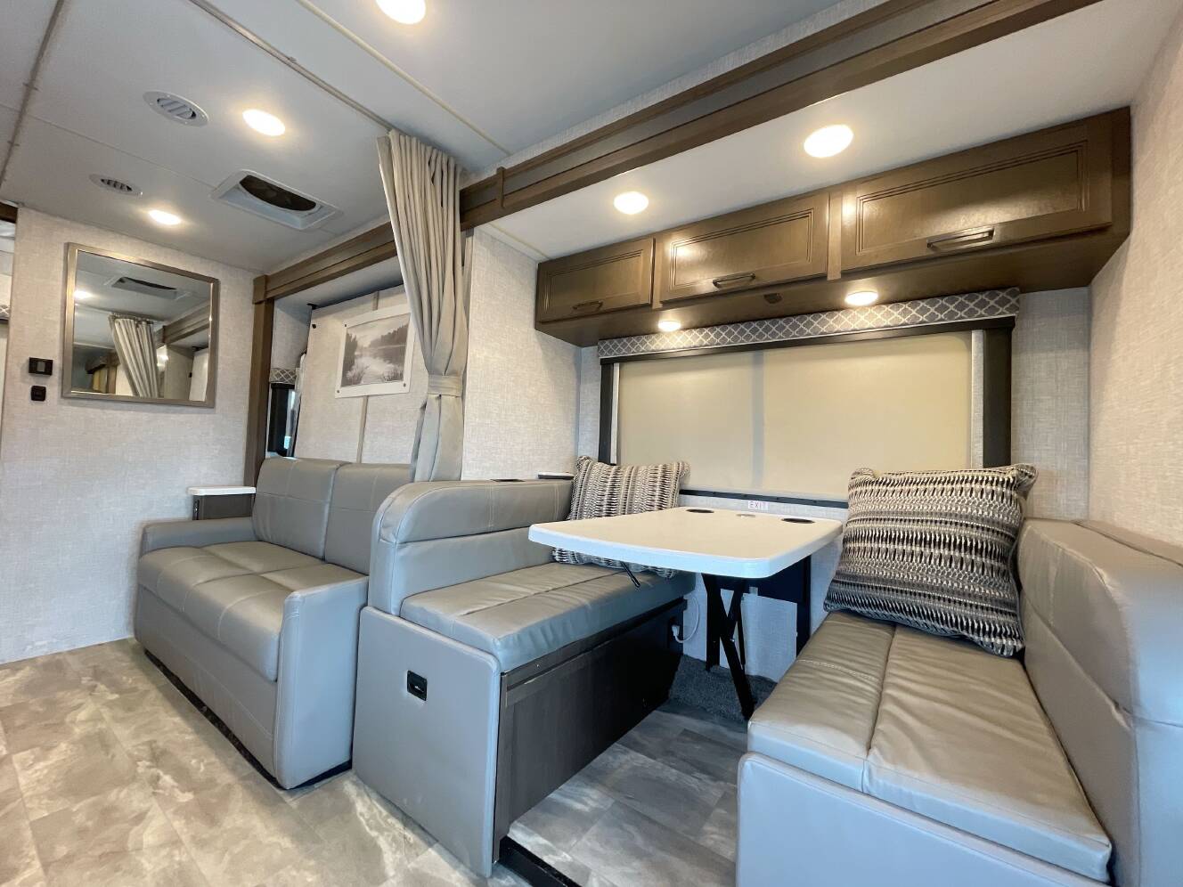 A photo of this 2022 Thor QUANTUM MB24