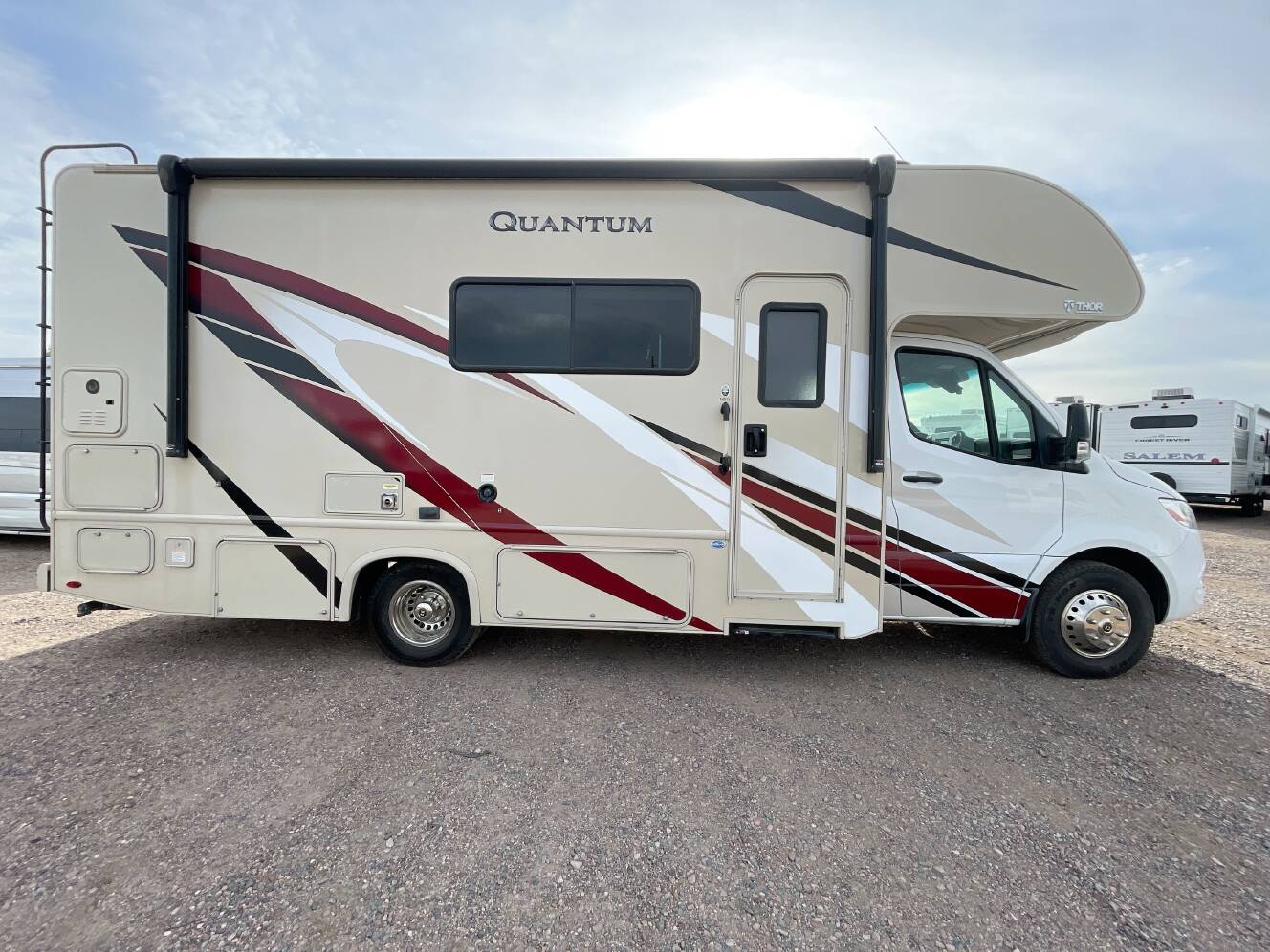 A photo of this 2022 Thor QUANTUM MB24