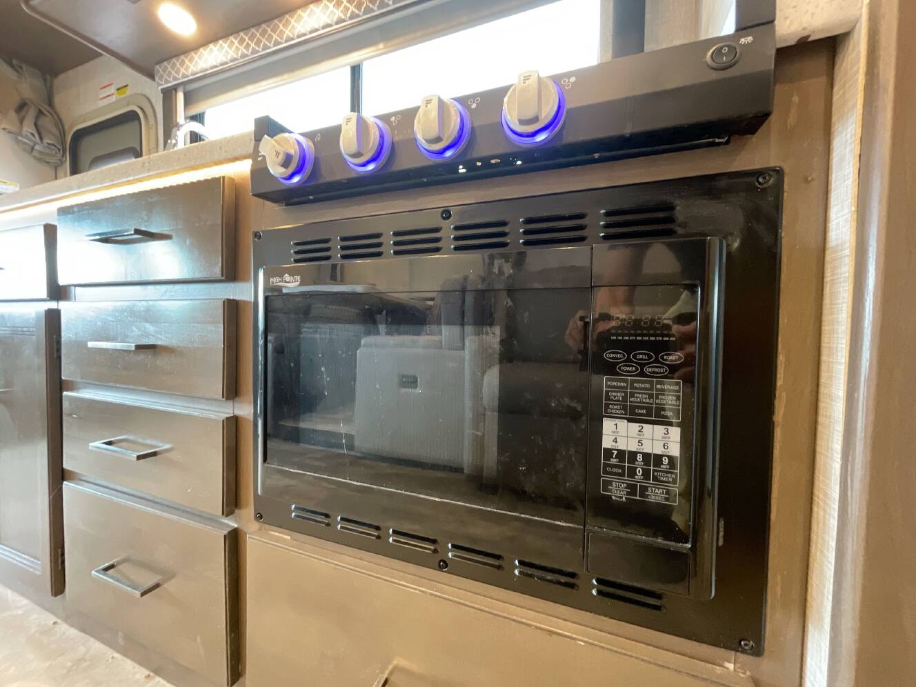 A photo of this 2022 Thor QUANTUM MB24