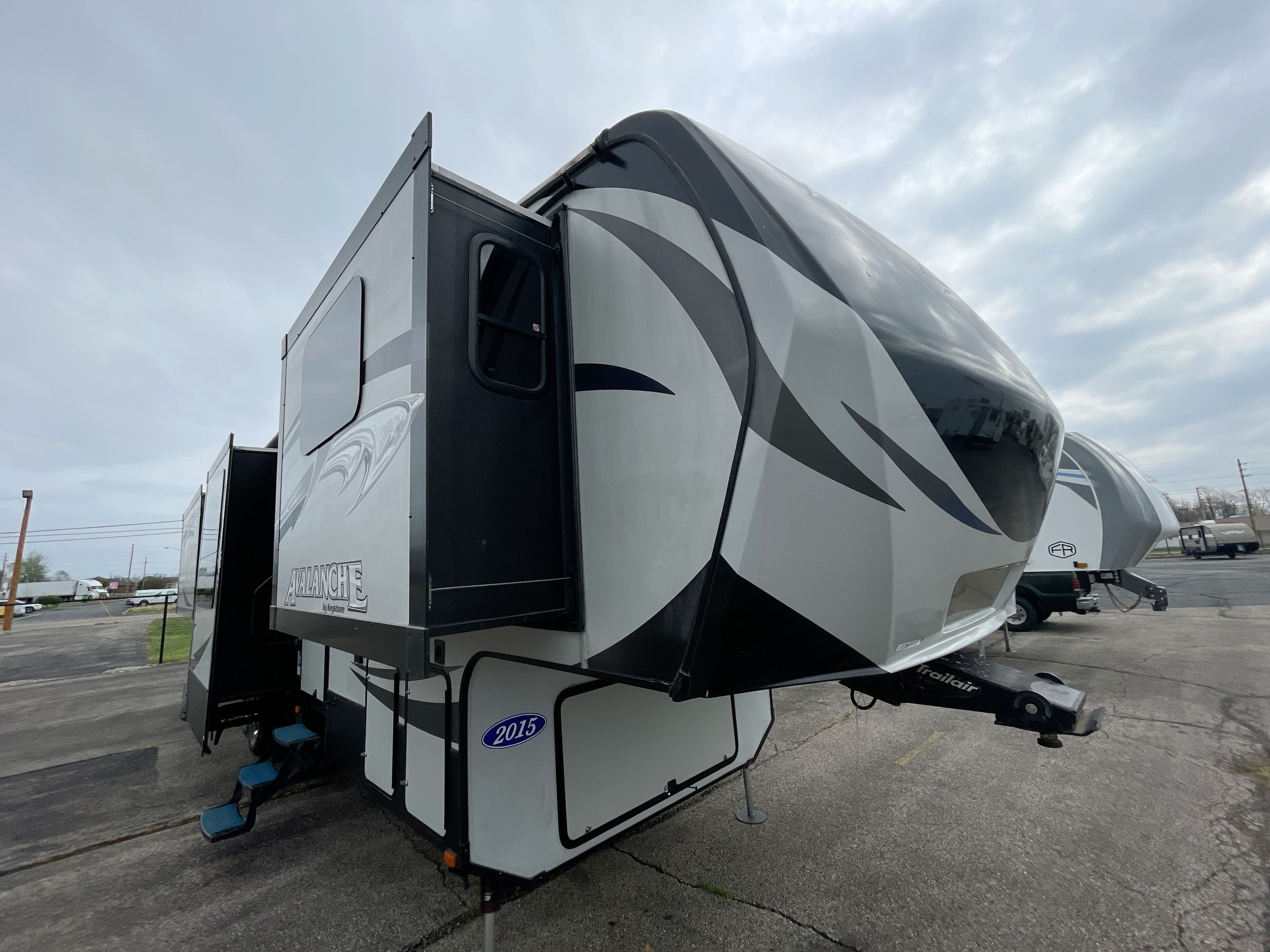2015 Keystone AVALANCHE 380FL RV