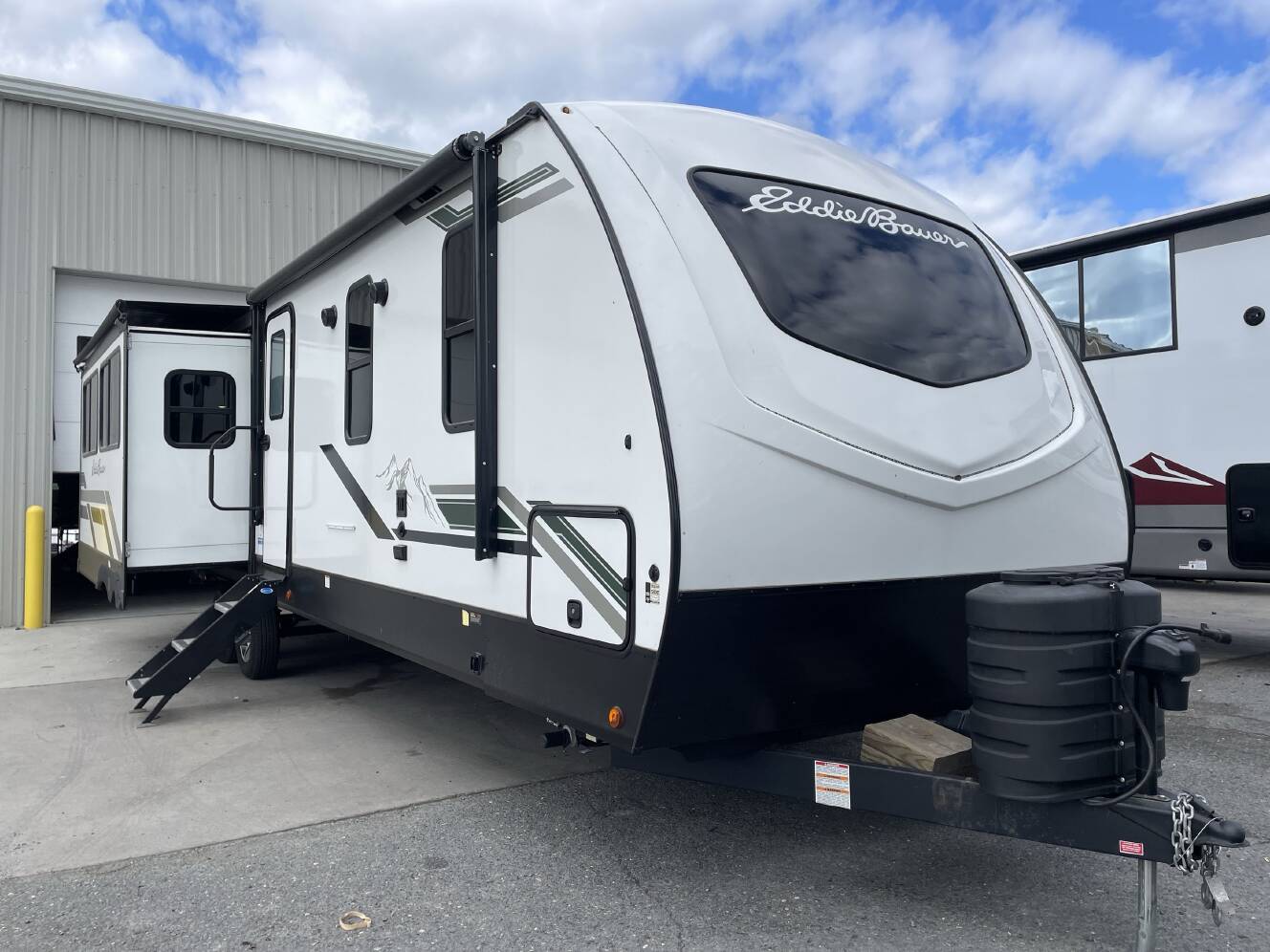 A photo of this 2024 Dutchmen EDDIE BAUER SIGNATURE 33RL