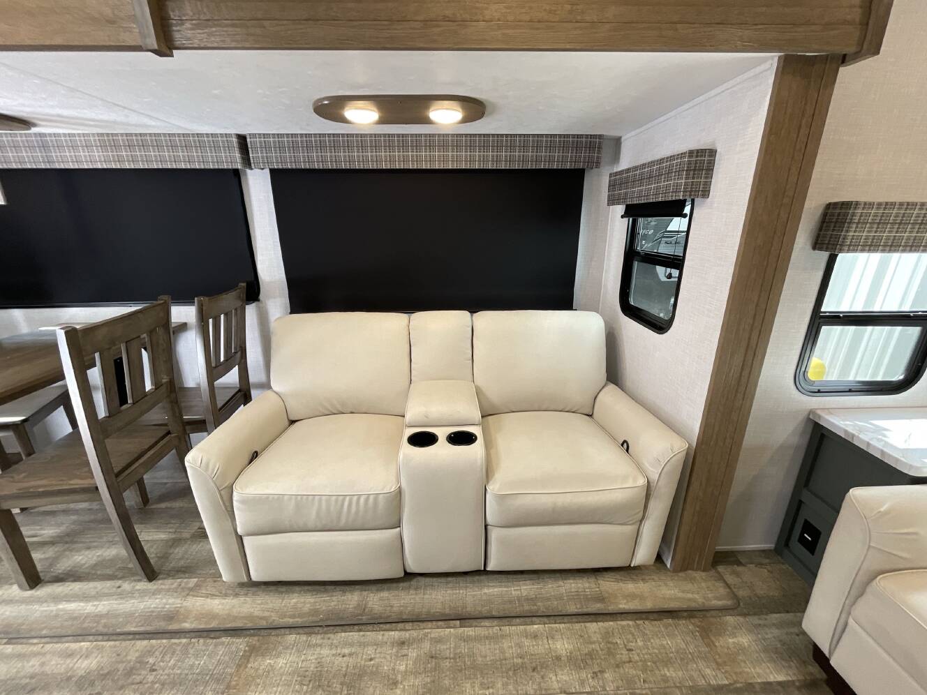 A photo of this 2024 Dutchmen EDDIE BAUER SIGNATURE 33RL