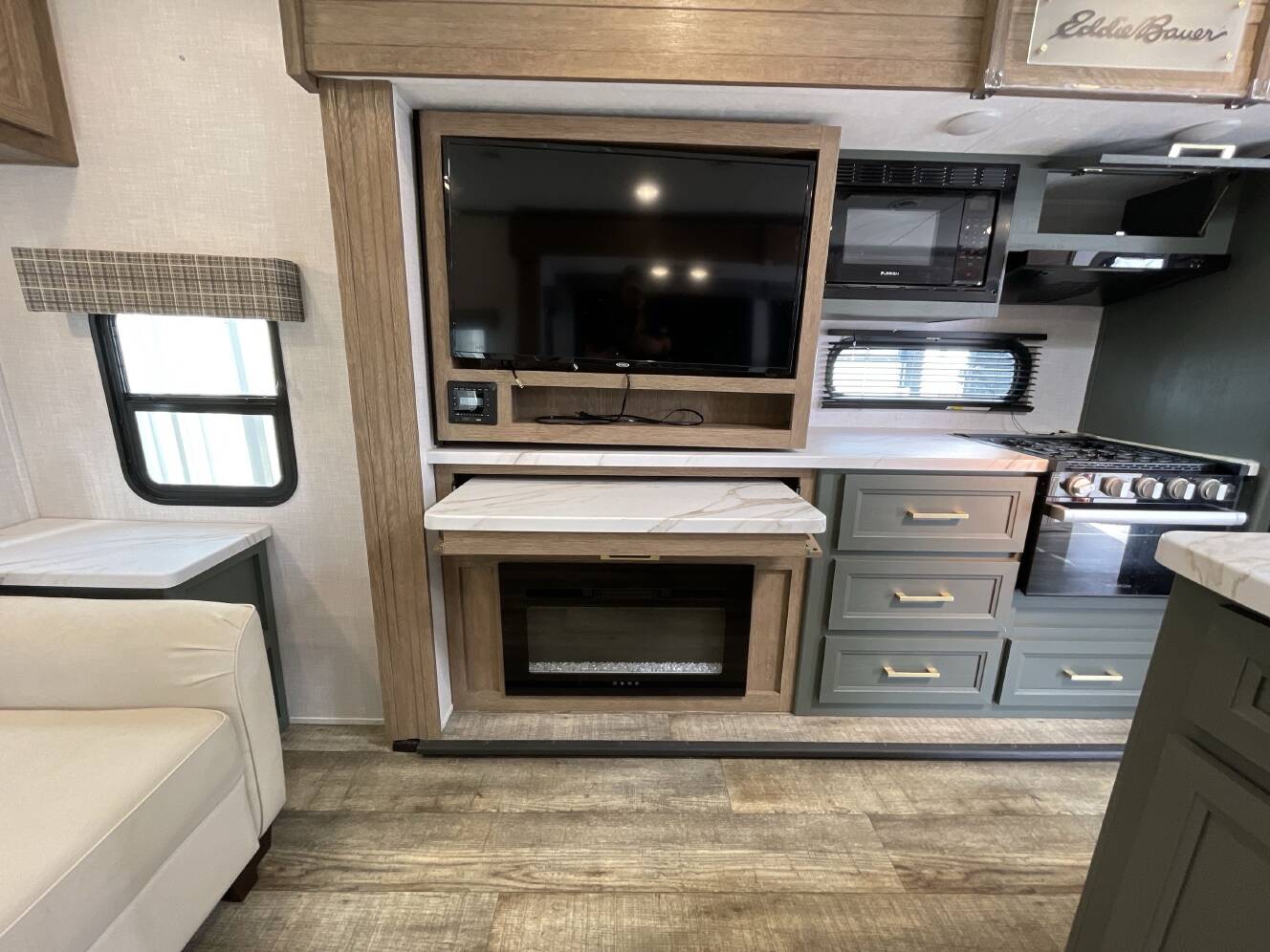 A photo of this 2024 Dutchmen EDDIE BAUER SIGNATURE 33RL