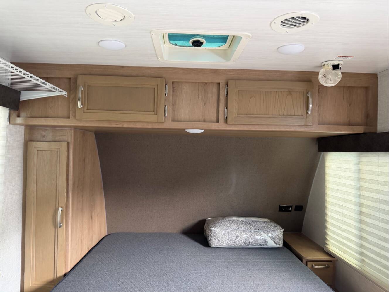 A photo of this 2020 Winnebago MICRO MINNIE 2106FBS